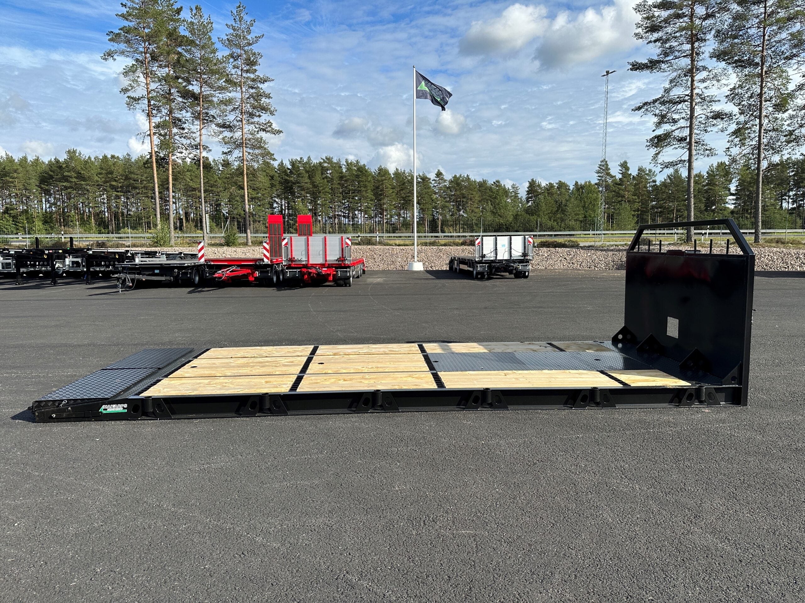 Maskinflak med stegar och sandwich ramp