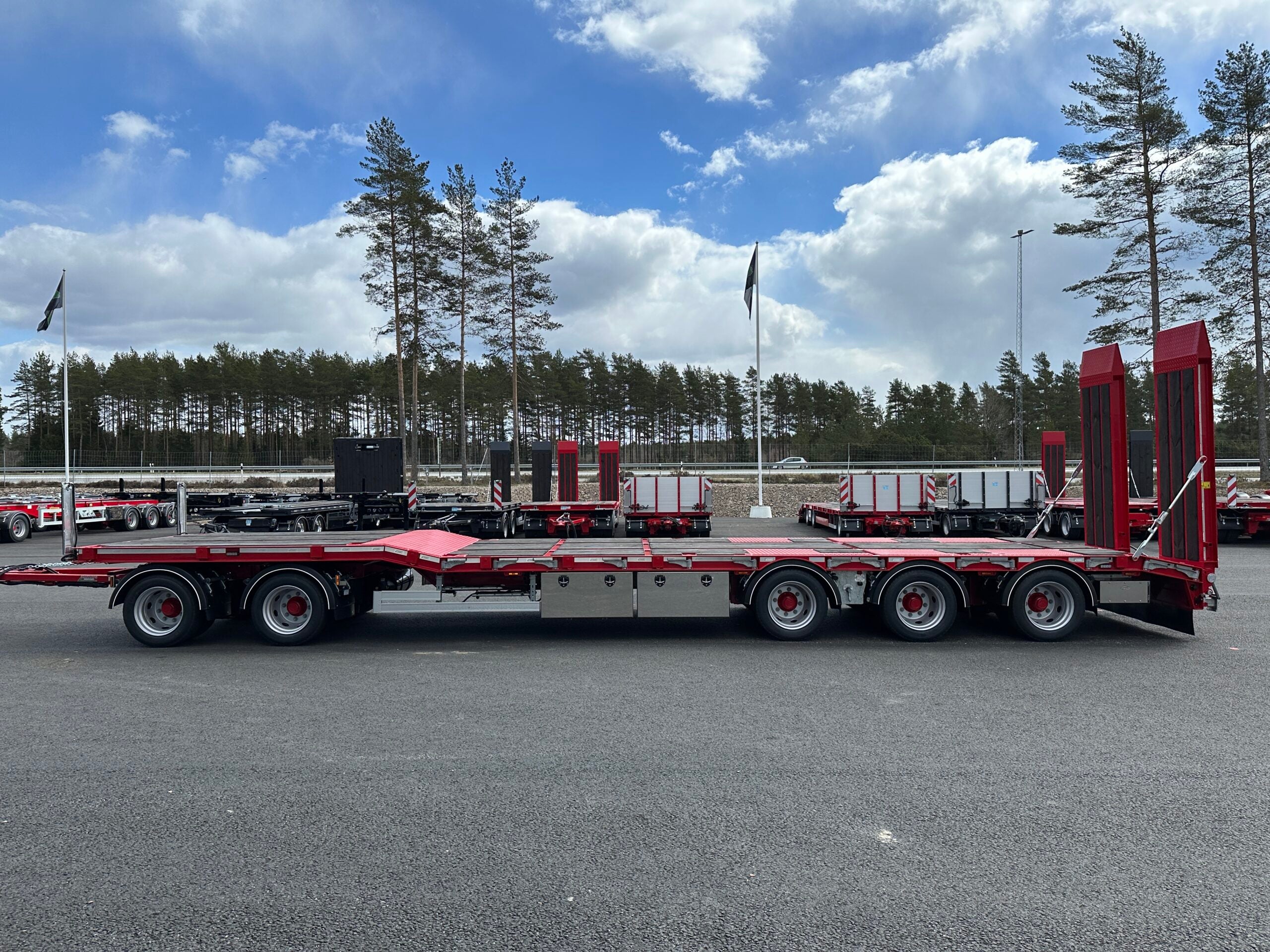 5 axlad 42 tons maskinvagn 2 ramper