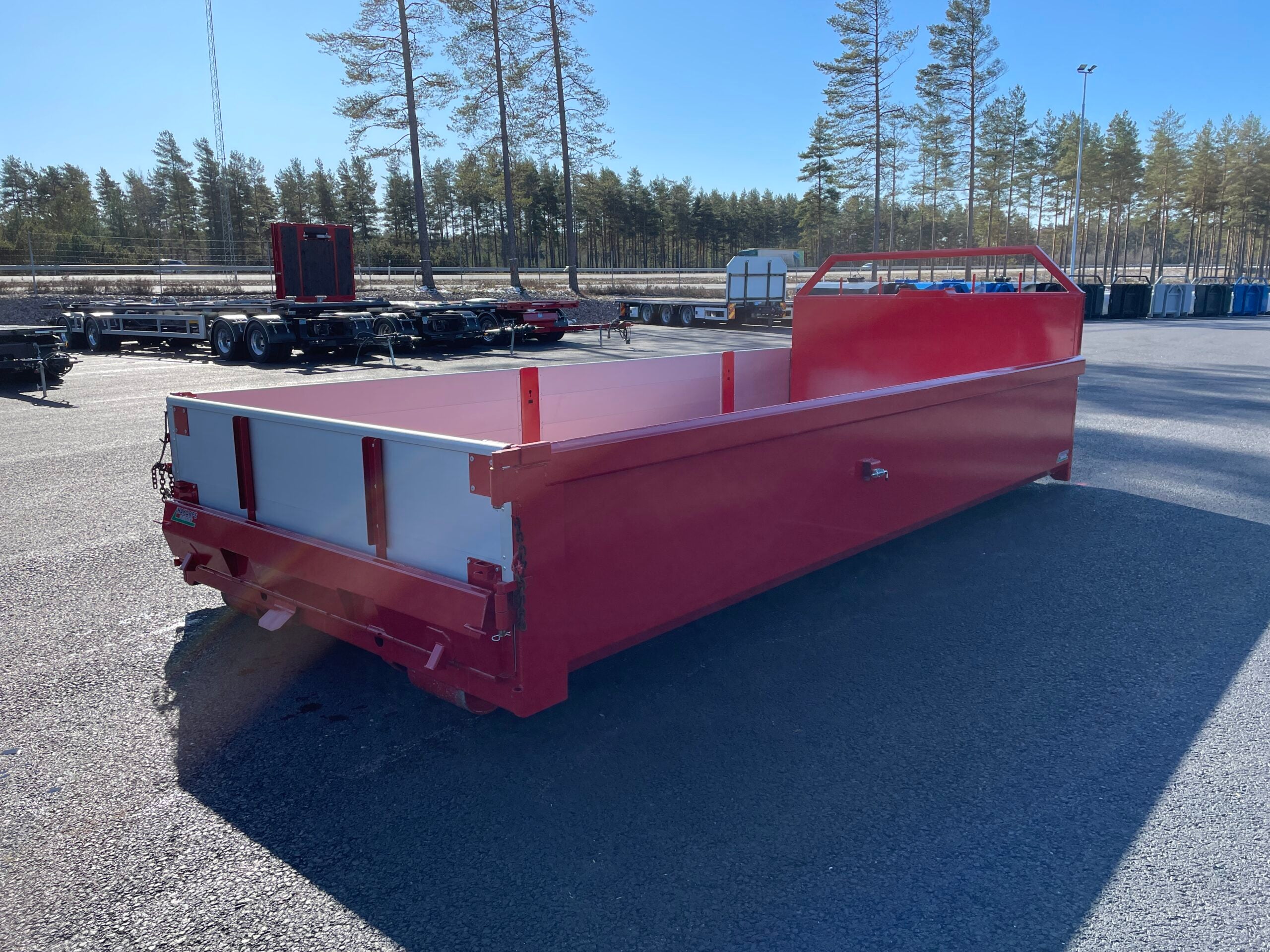 Schaktflak med öppningsbar vänster sida