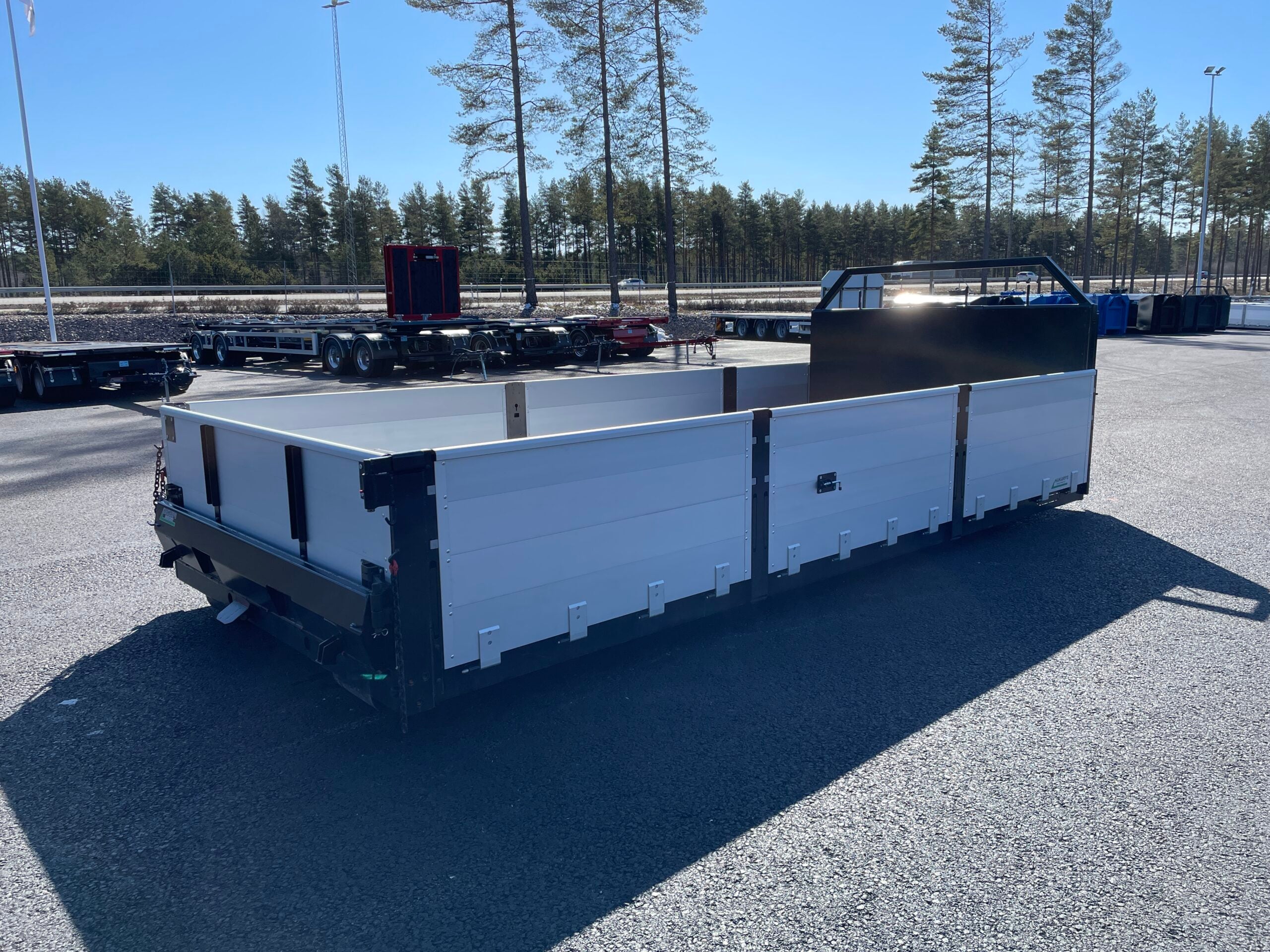 Lastväxlarflak med aluminiumlämmar grusförstärkt