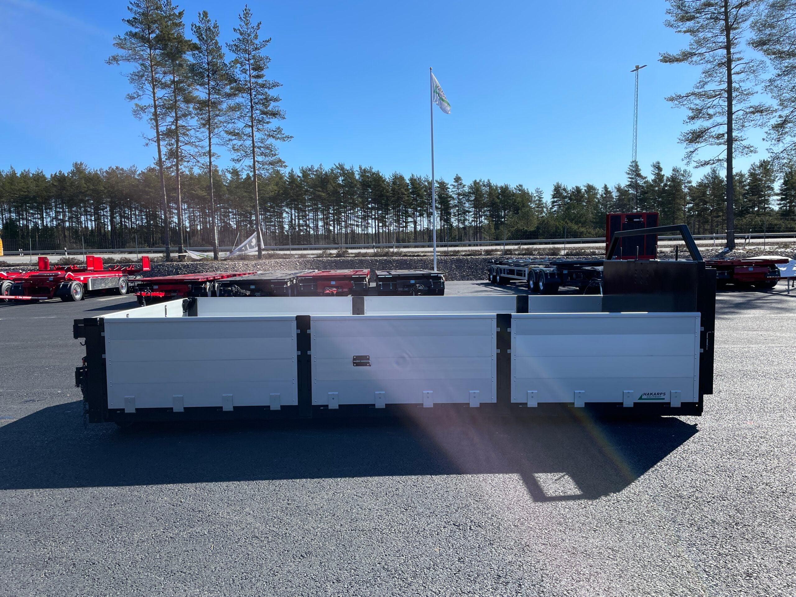 Lastväxlarflak med aluminiumlämmar grusförstärkt