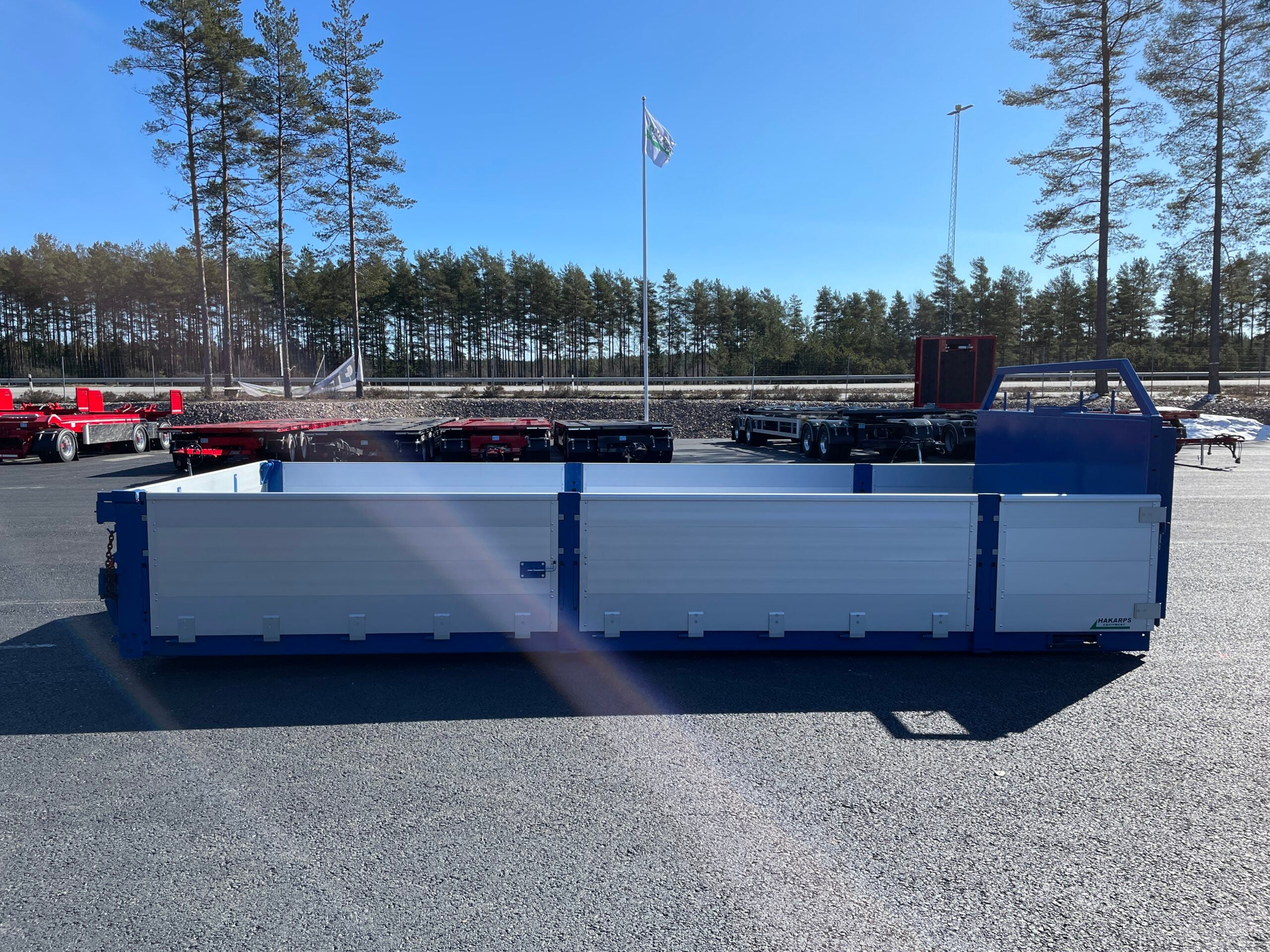 Lastväxlarflak med alulämmar grusförstärkt tridem