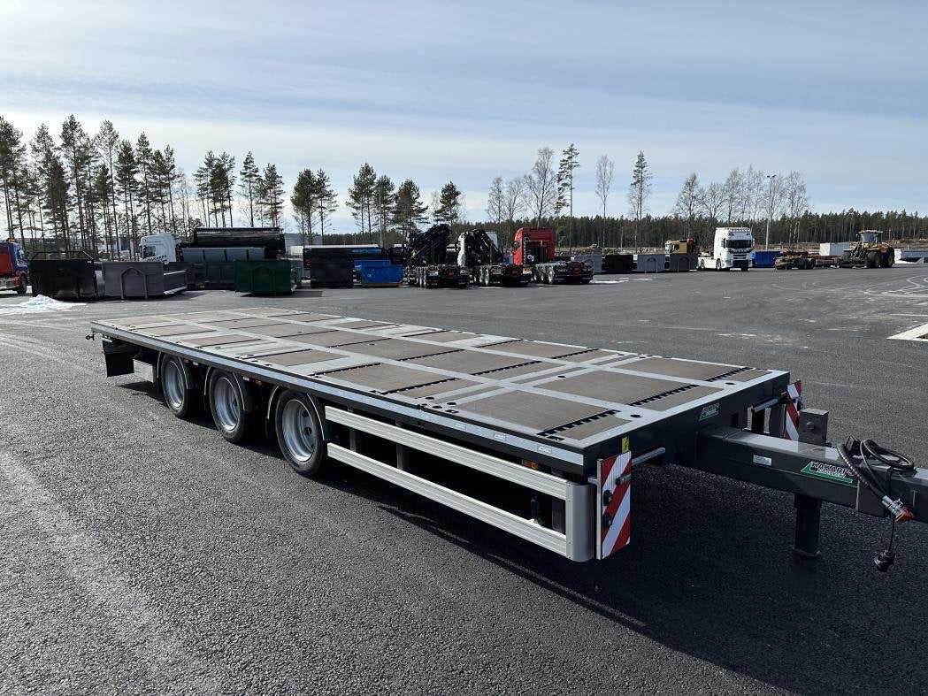 3 axlad 24 tons bodkärra 880mm lasthöjd