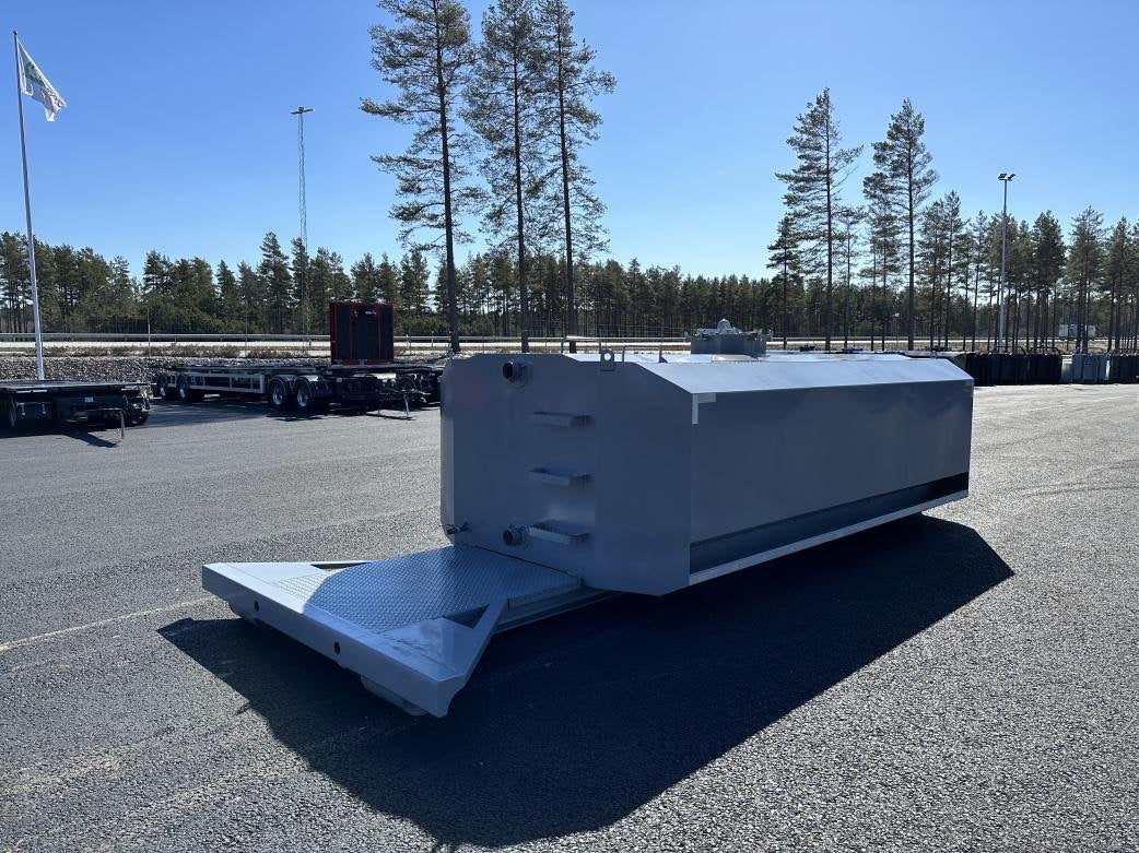 12,5 m3 vattentank i Aluminium på lastväxlarram