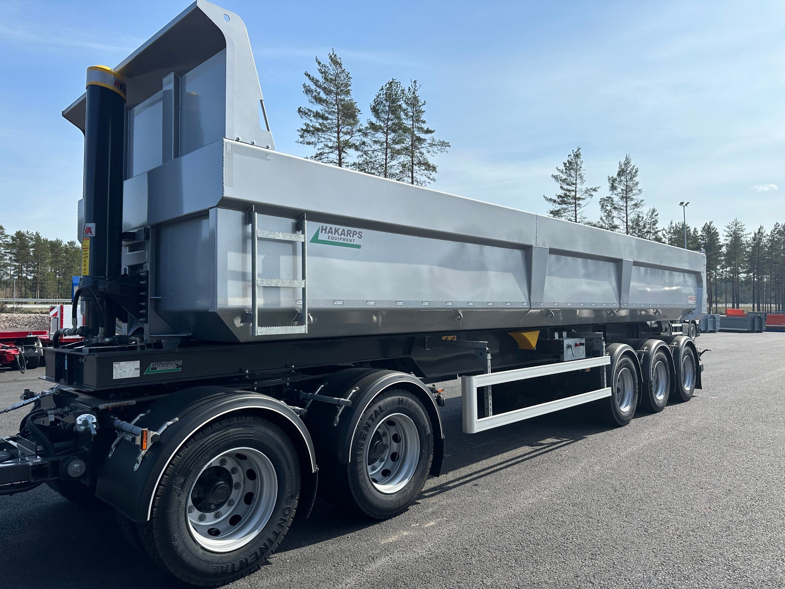 42 tons dumpervagn med skjutbar dragstång