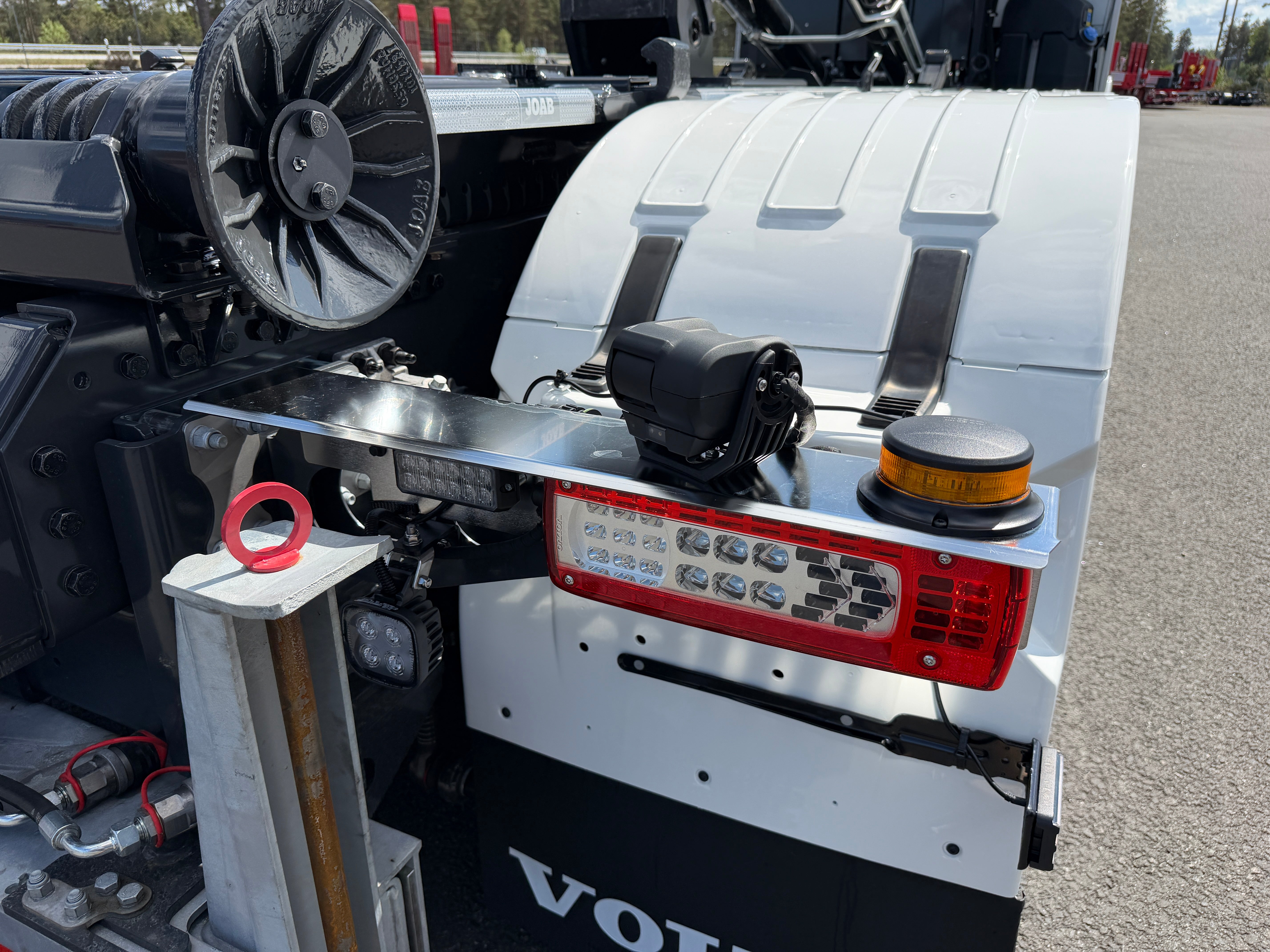 Volvo FH540 Tridem lastväxlare fullt plogutrustad JOAB 27 tons