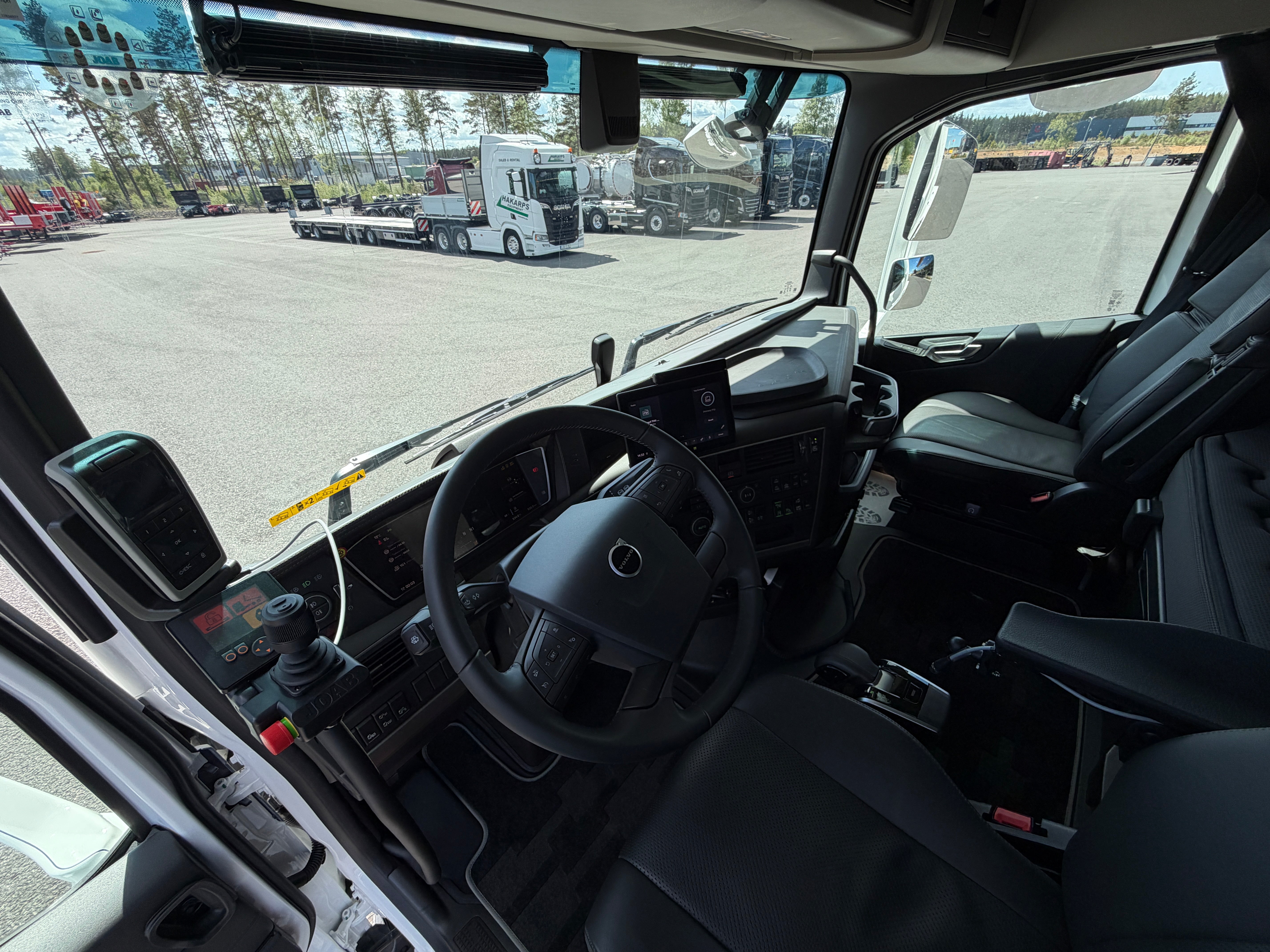 Volvo FH540 Tridem lastväxlare fullt plogutrustad JOAB 27 tons
