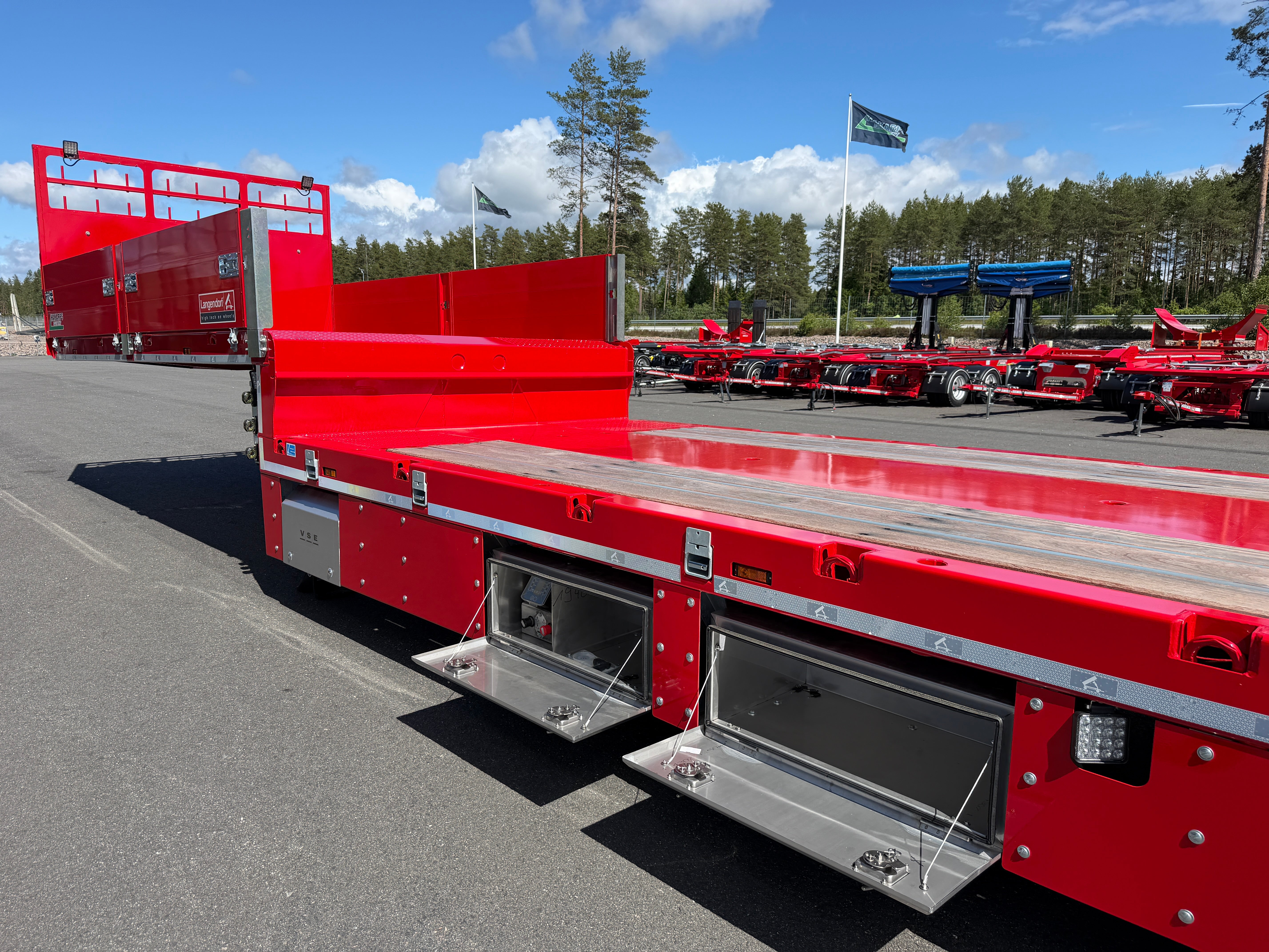 Langendorf 4 axlad 18,4m jumbotrailer med VSE styrning