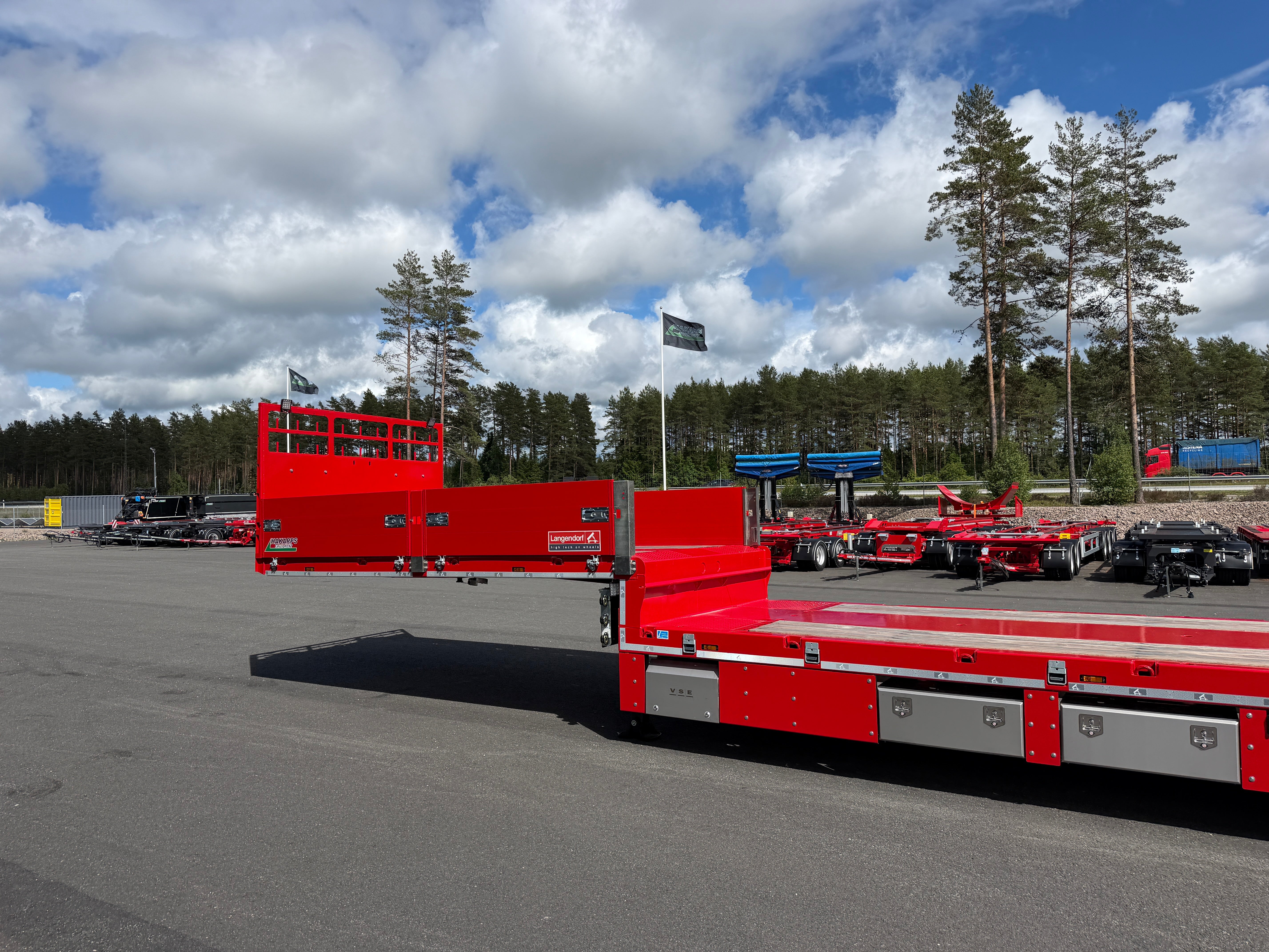 Langendorf 4 axlad 18,4m jumbotrailer med VSE styrning