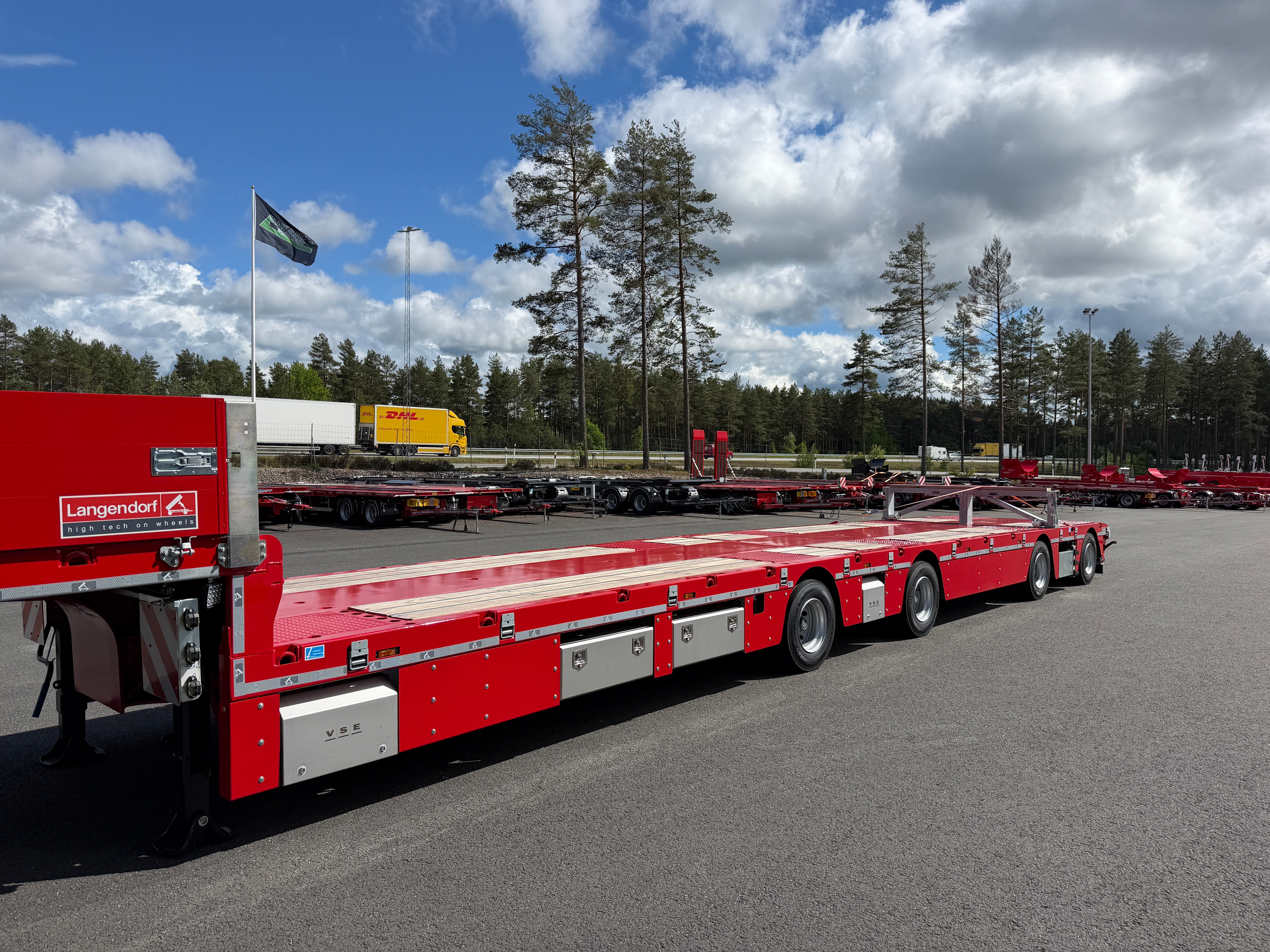Langendorf 4 axlad 18,4m jumbotrailer med VSE styrning