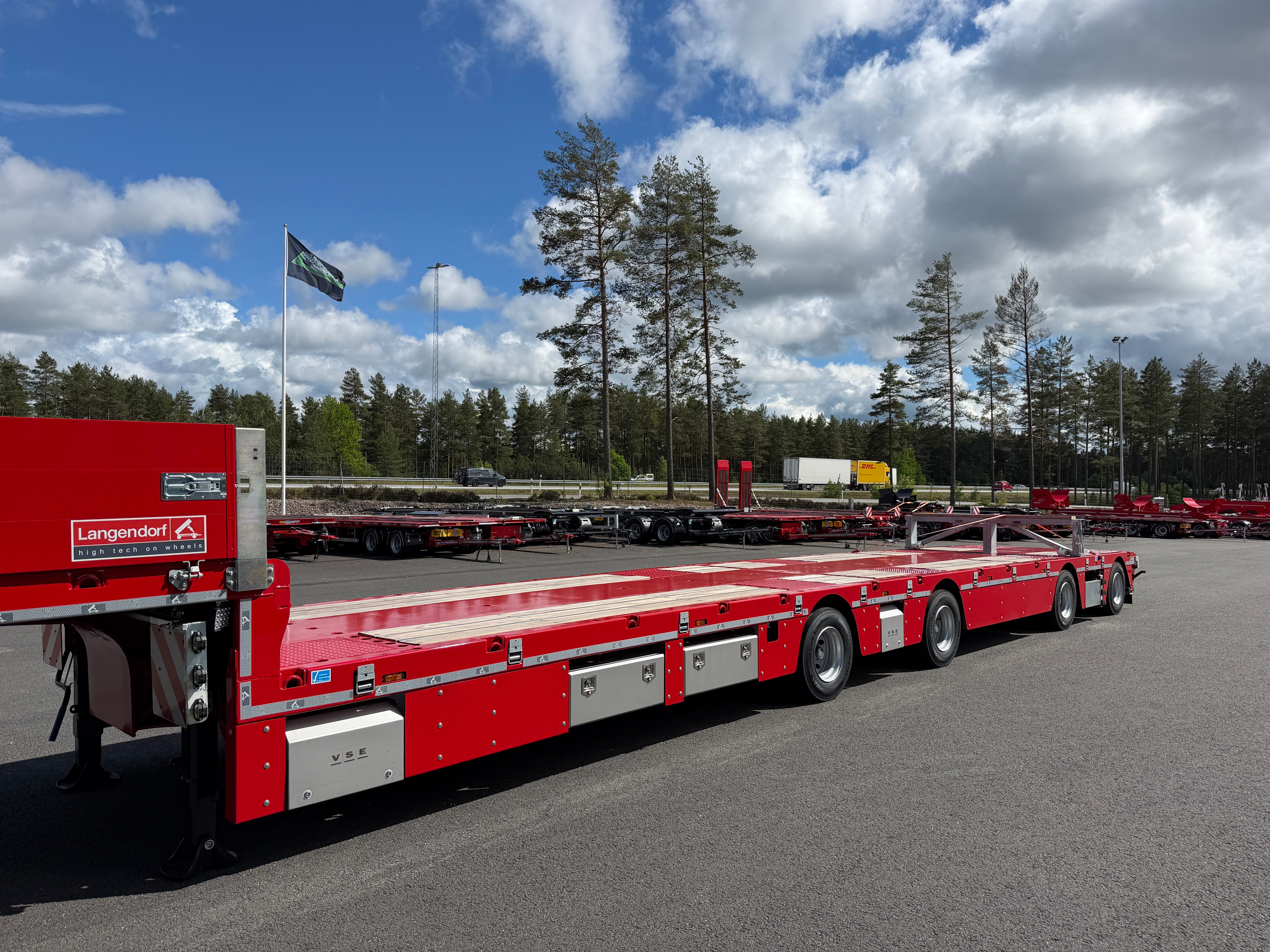 Langendorf 4 axlad 18,4m jumbotrailer med VSE styrning