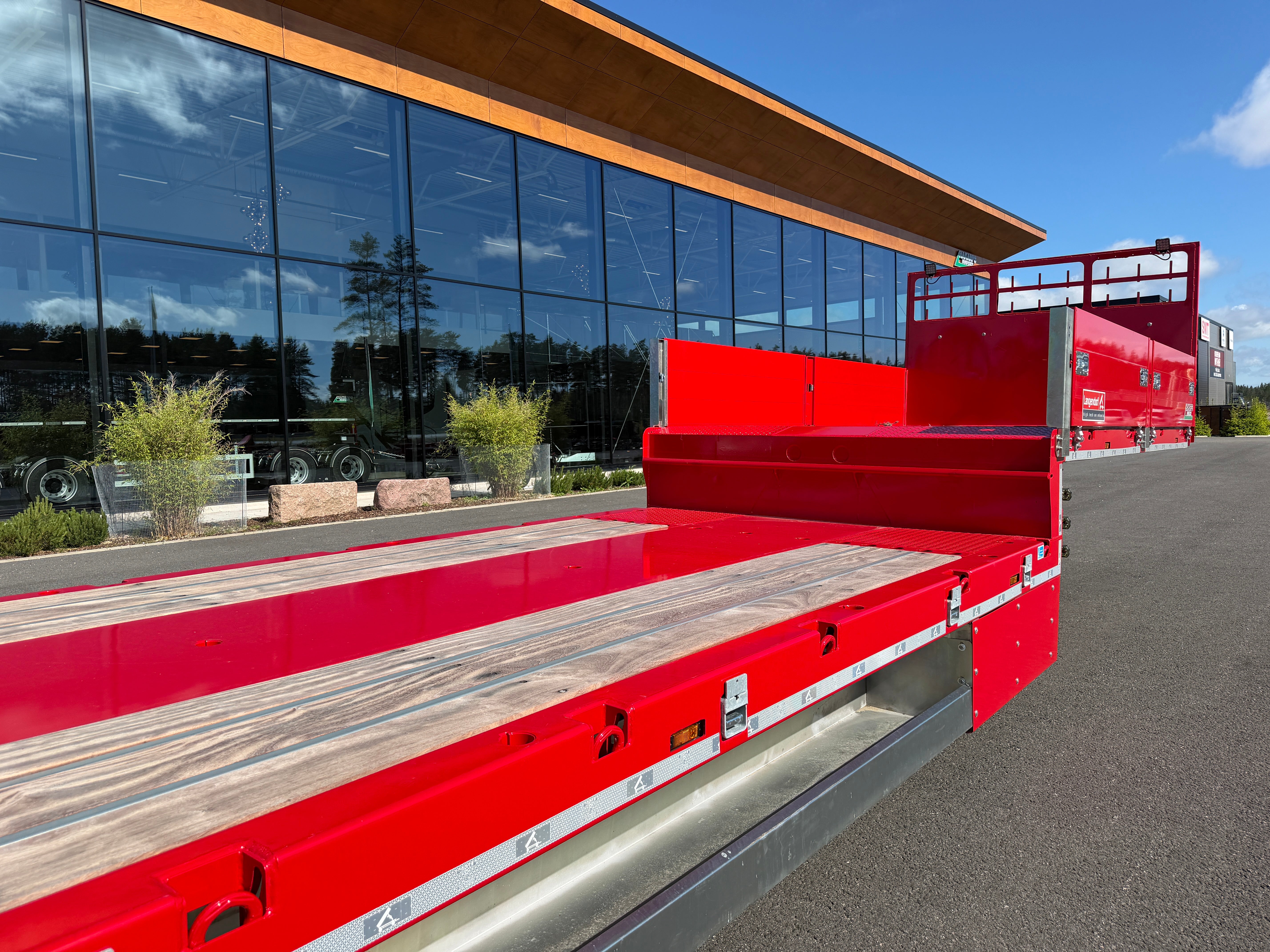 Langendorf 4 axlad 18,4m jumbotrailer med VSE styrning