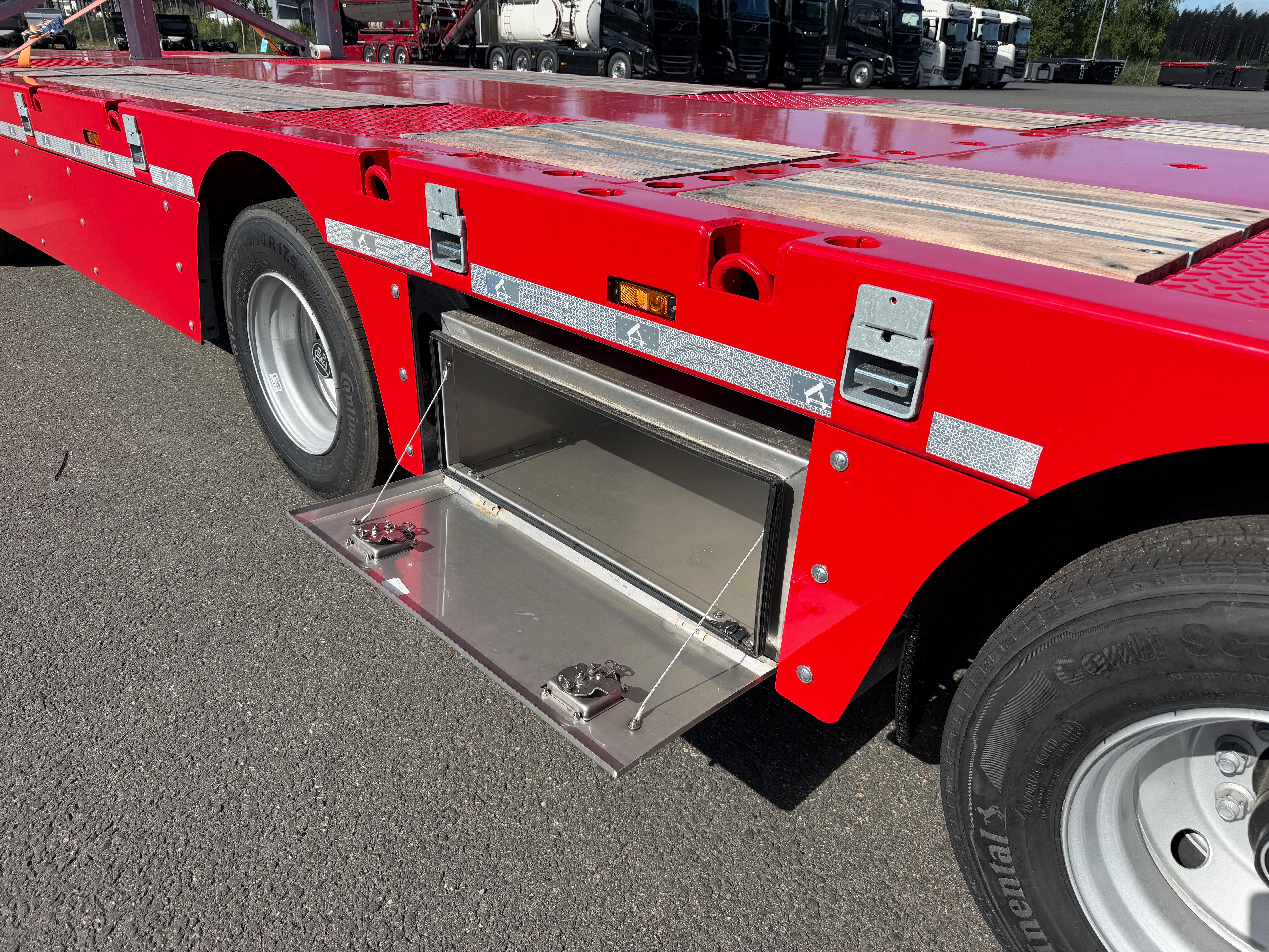 Langendorf 4 axlad 18,4m jumbotrailer med VSE styrning