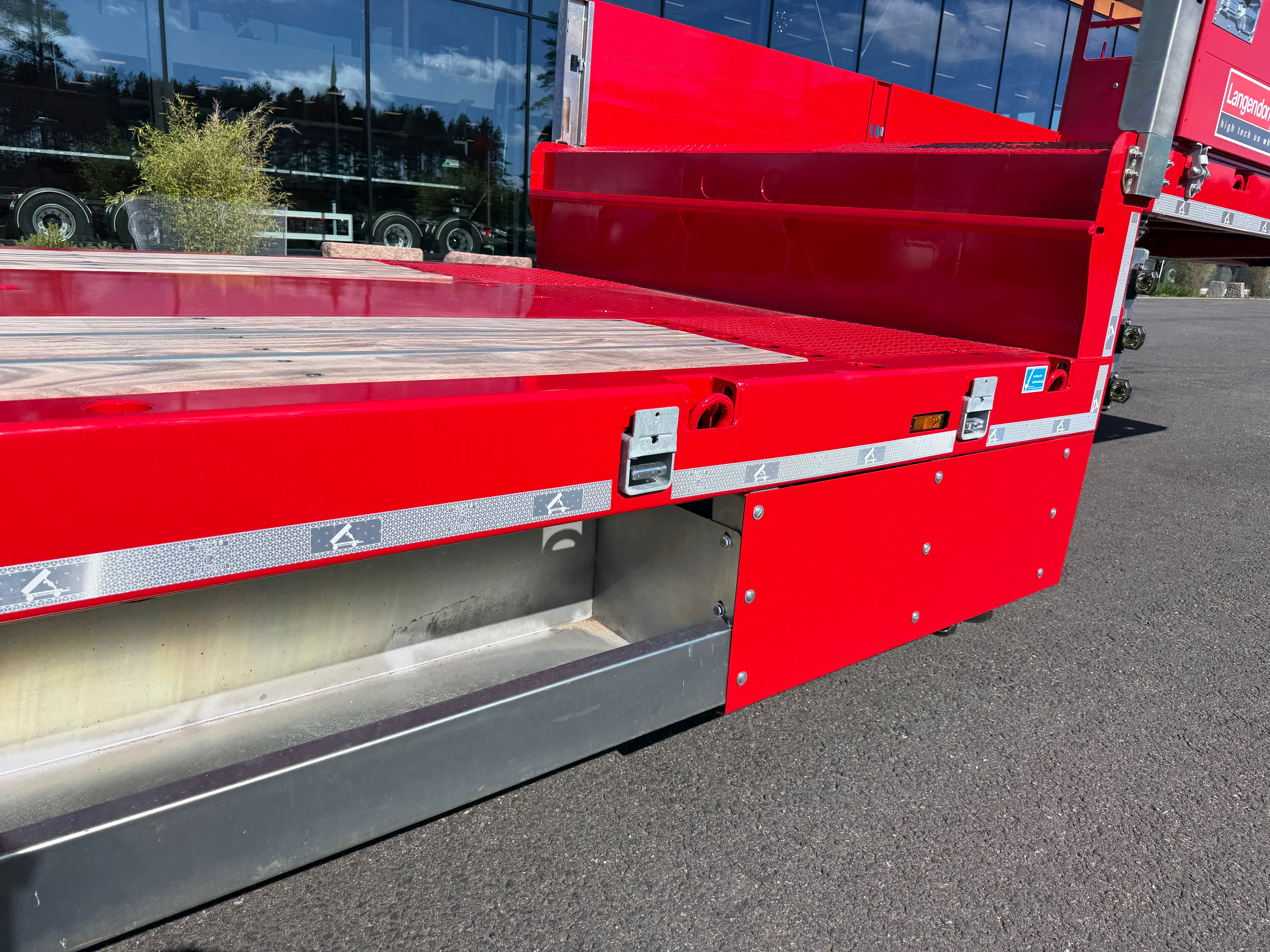 Langendorf 4 axlad 18,4m jumbotrailer med VSE styrning