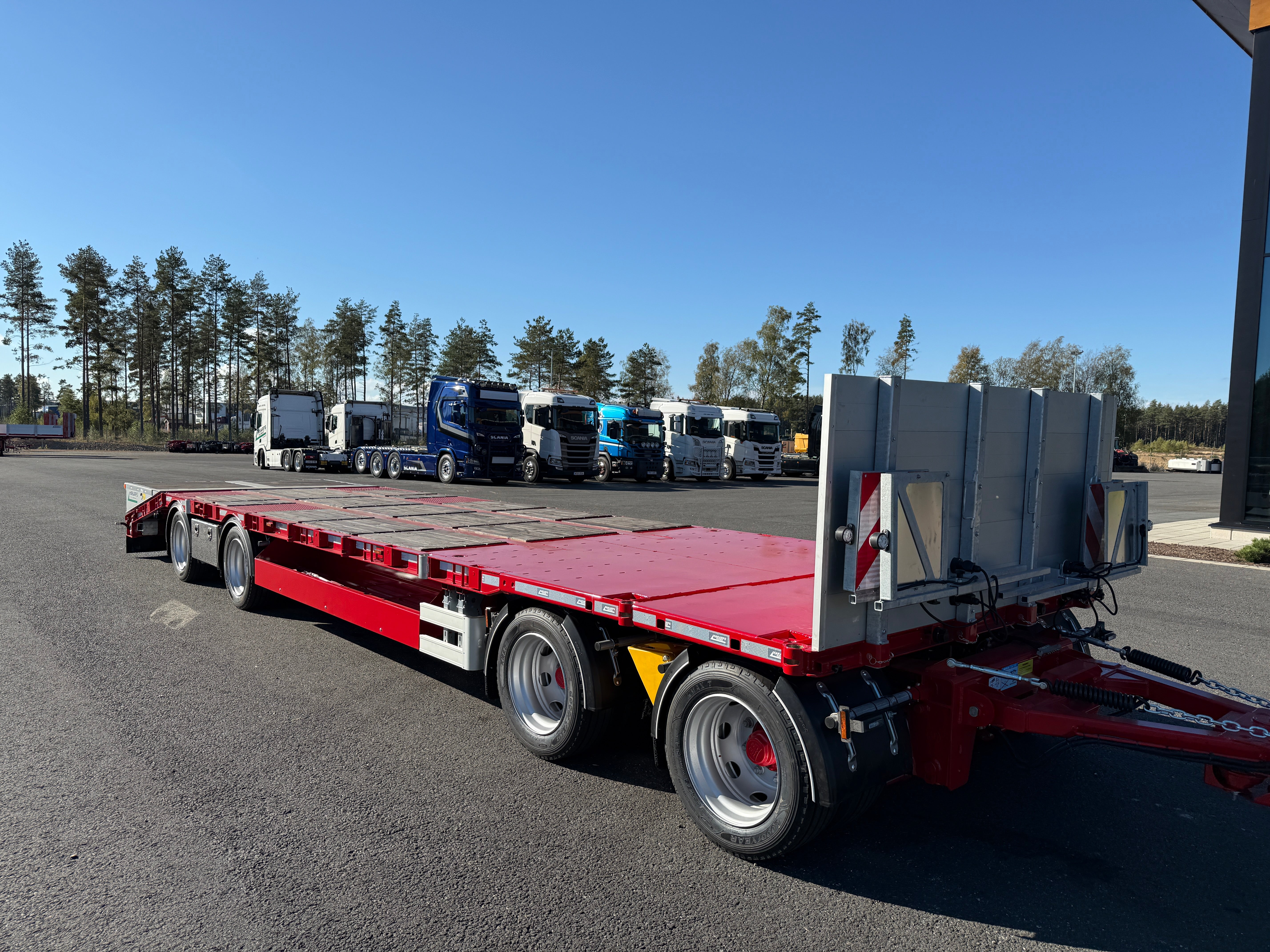 4 axlad 38 tons bodvagn 910mm hög, 10.500mm flakyta