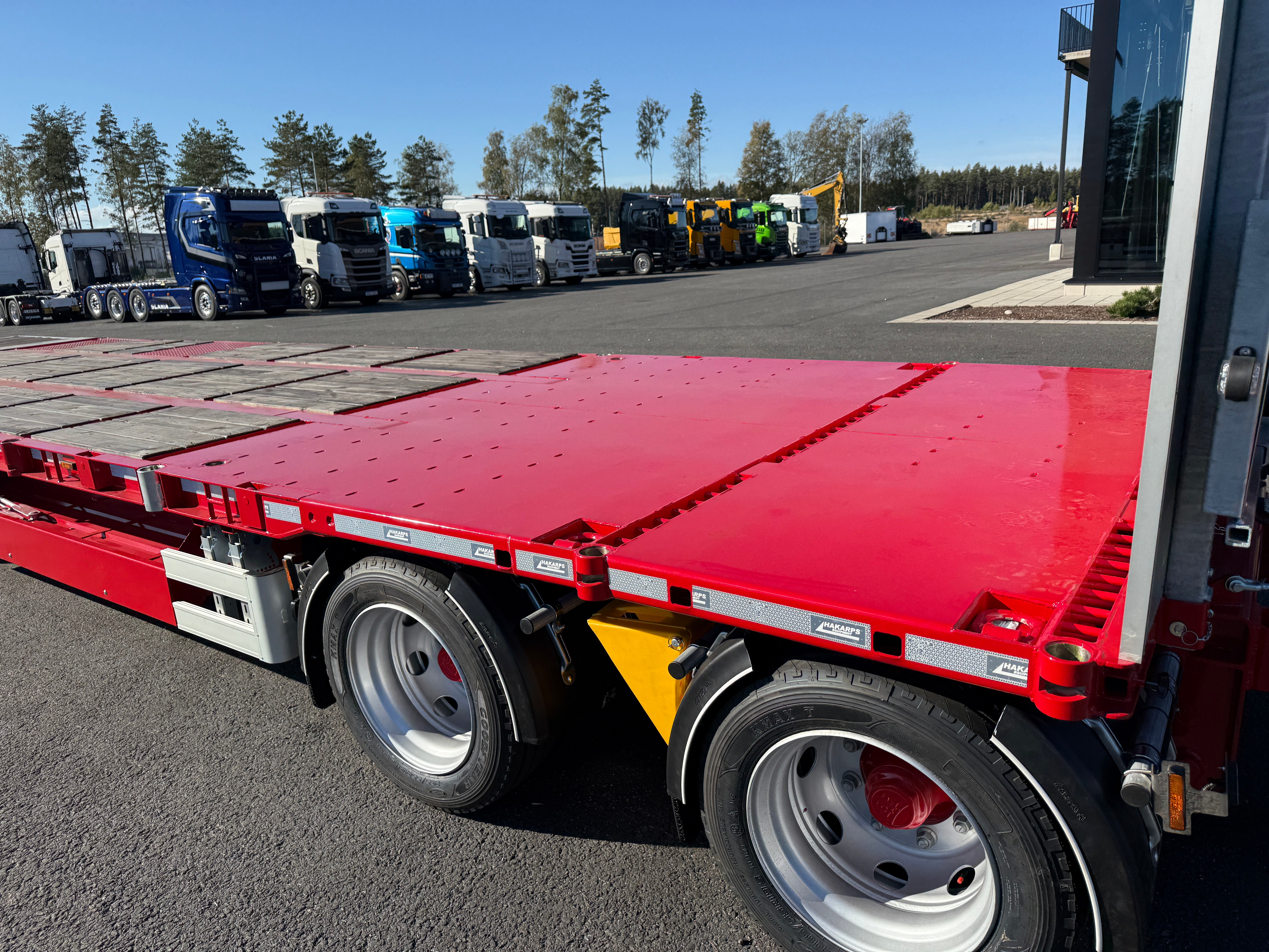 4 axlad 38 tons bodvagn 910mm hög, 10.500mm flakyta