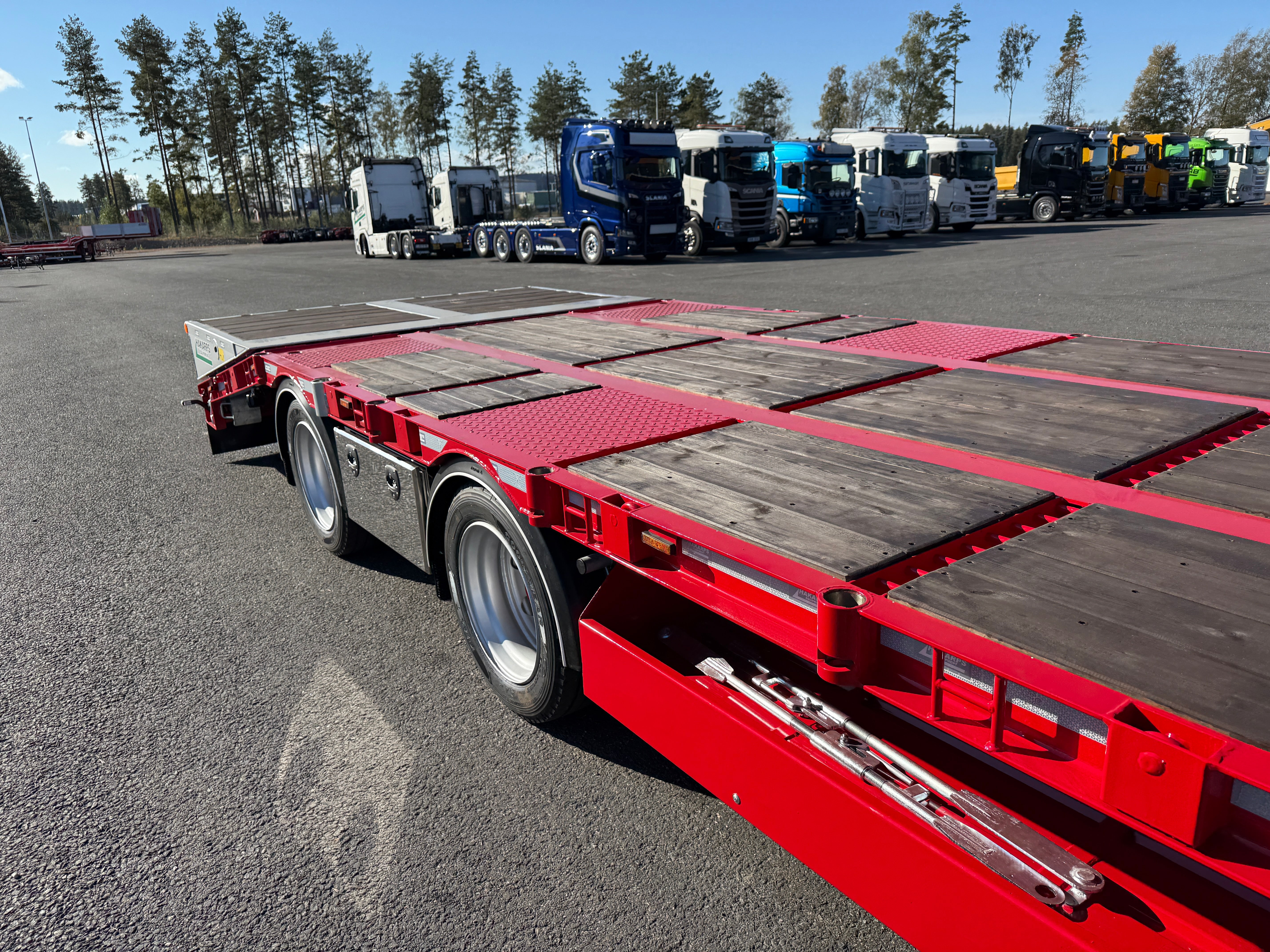 4 axlad 38 tons bodvagn 910mm hög, 10.500mm flakyta
