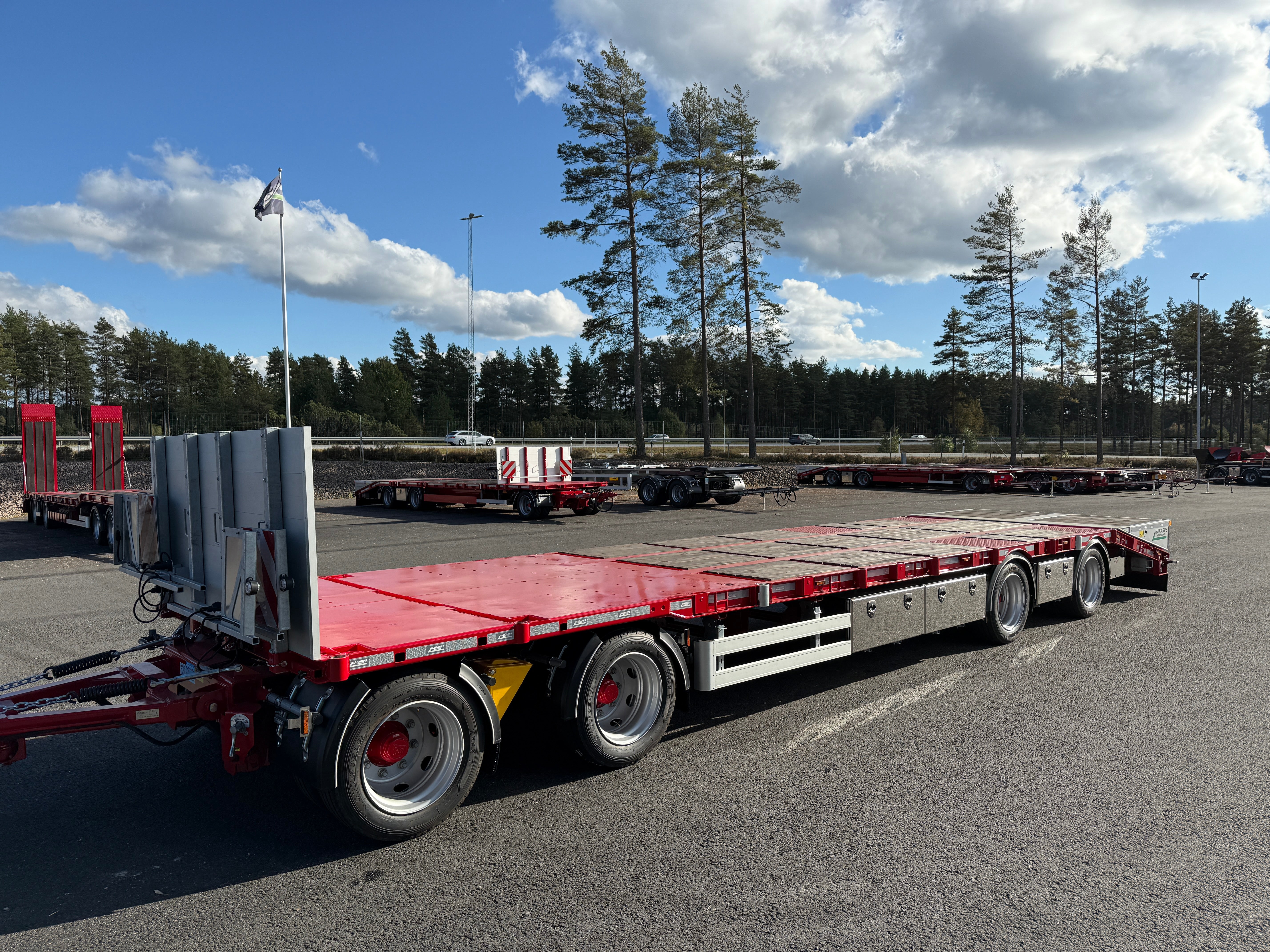 4 axlad 38 tons bodvagn 910mm hög, 10.500mm flakyta