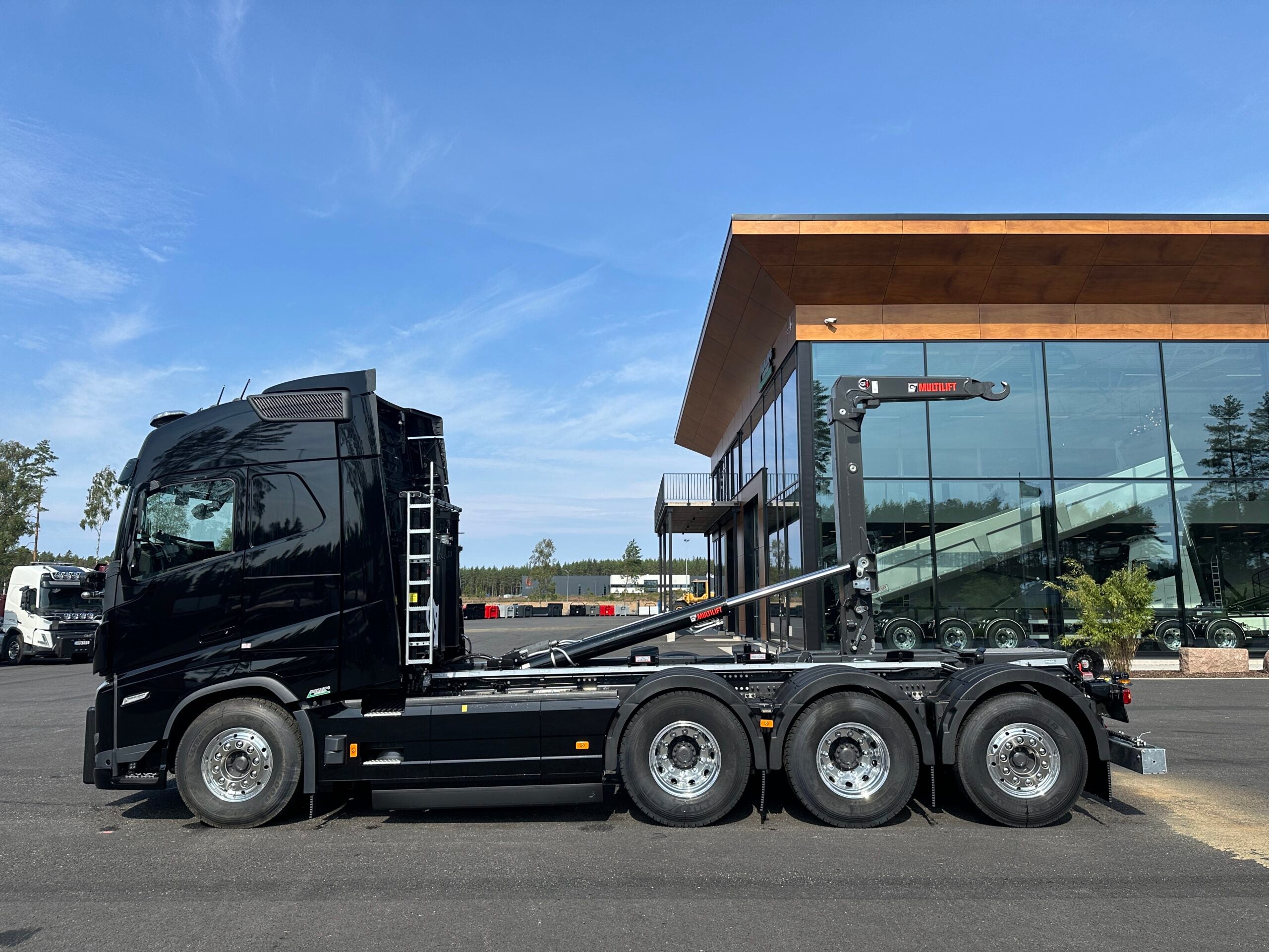 Volvo FH540 Tridem lastväxlare fullt plogutrustad