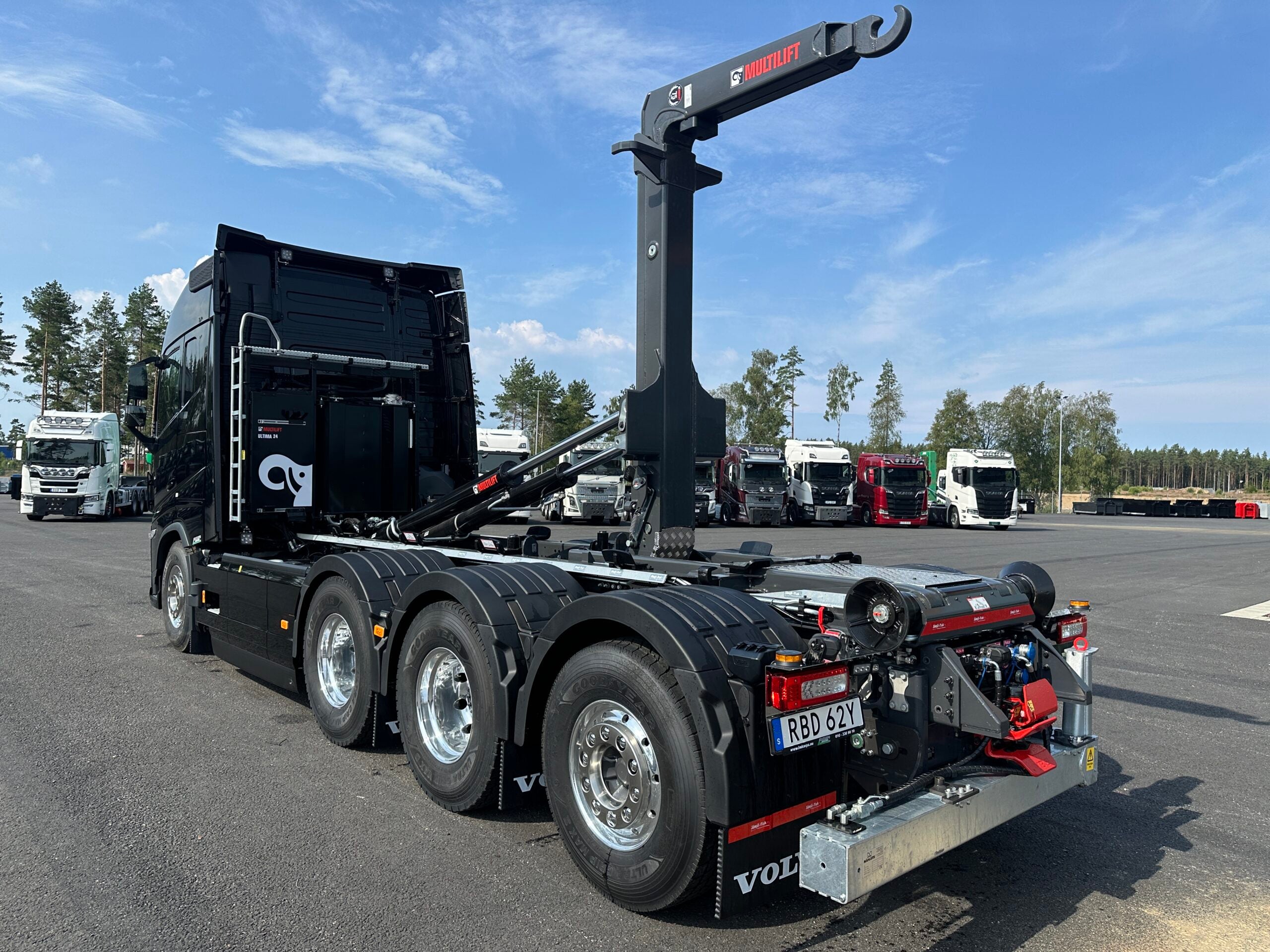 Volvo FH540 Tridem lastväxlare fullt plogutrustad
