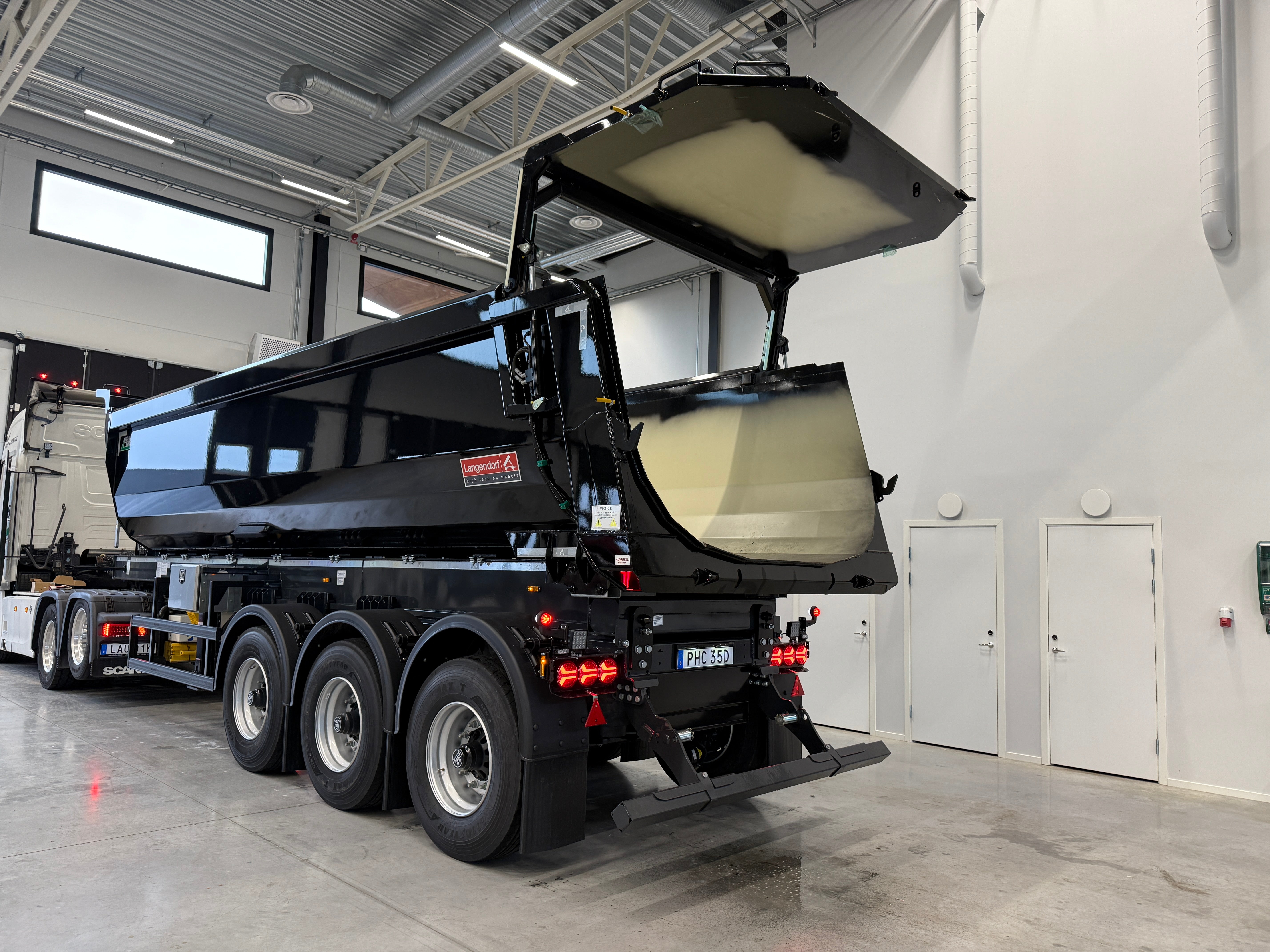 3 axlad LANGENDORF - Tipptrailer med skjutbar trippel