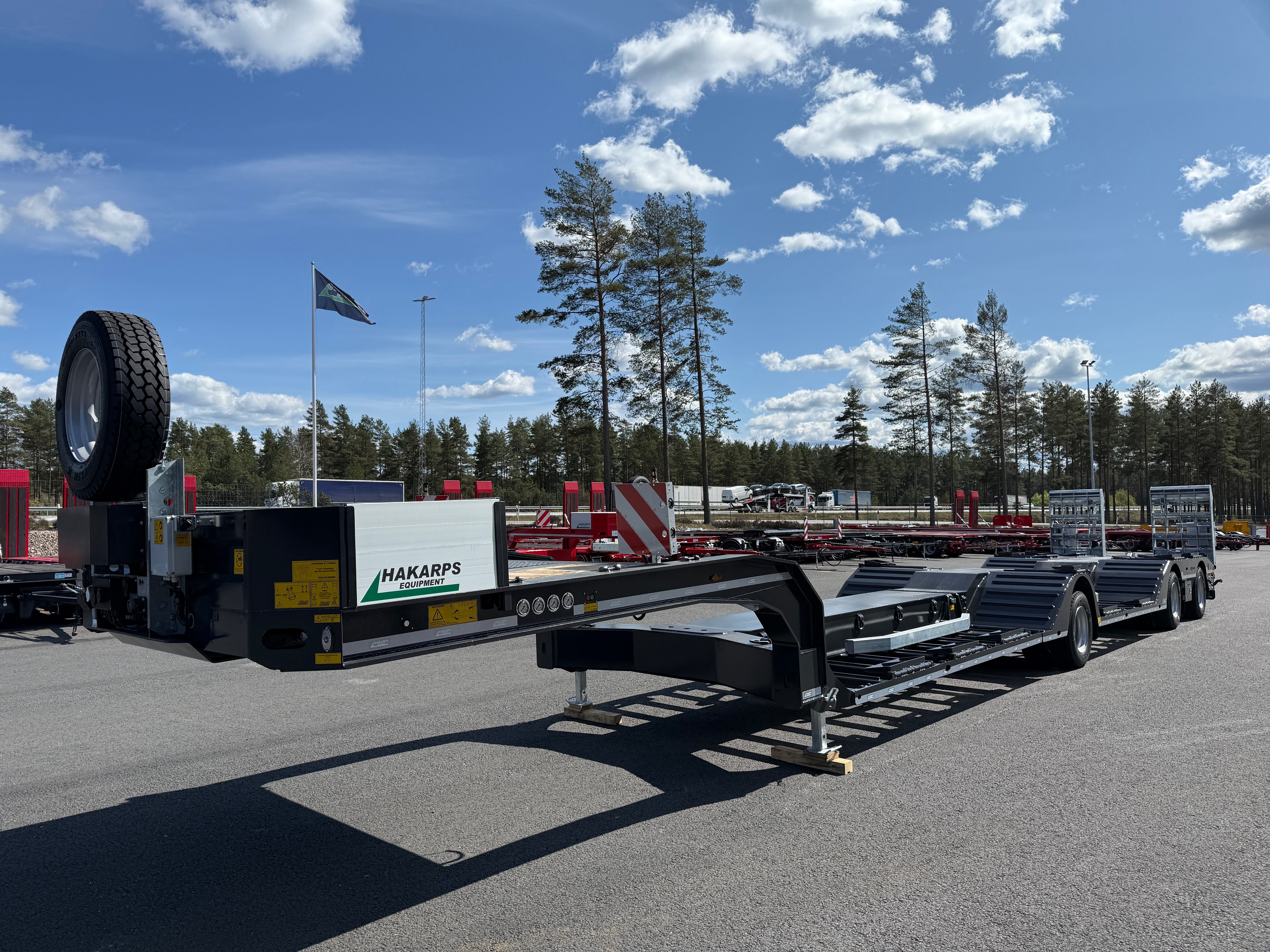 3 axlad ROJO skogsmaskinstrailer