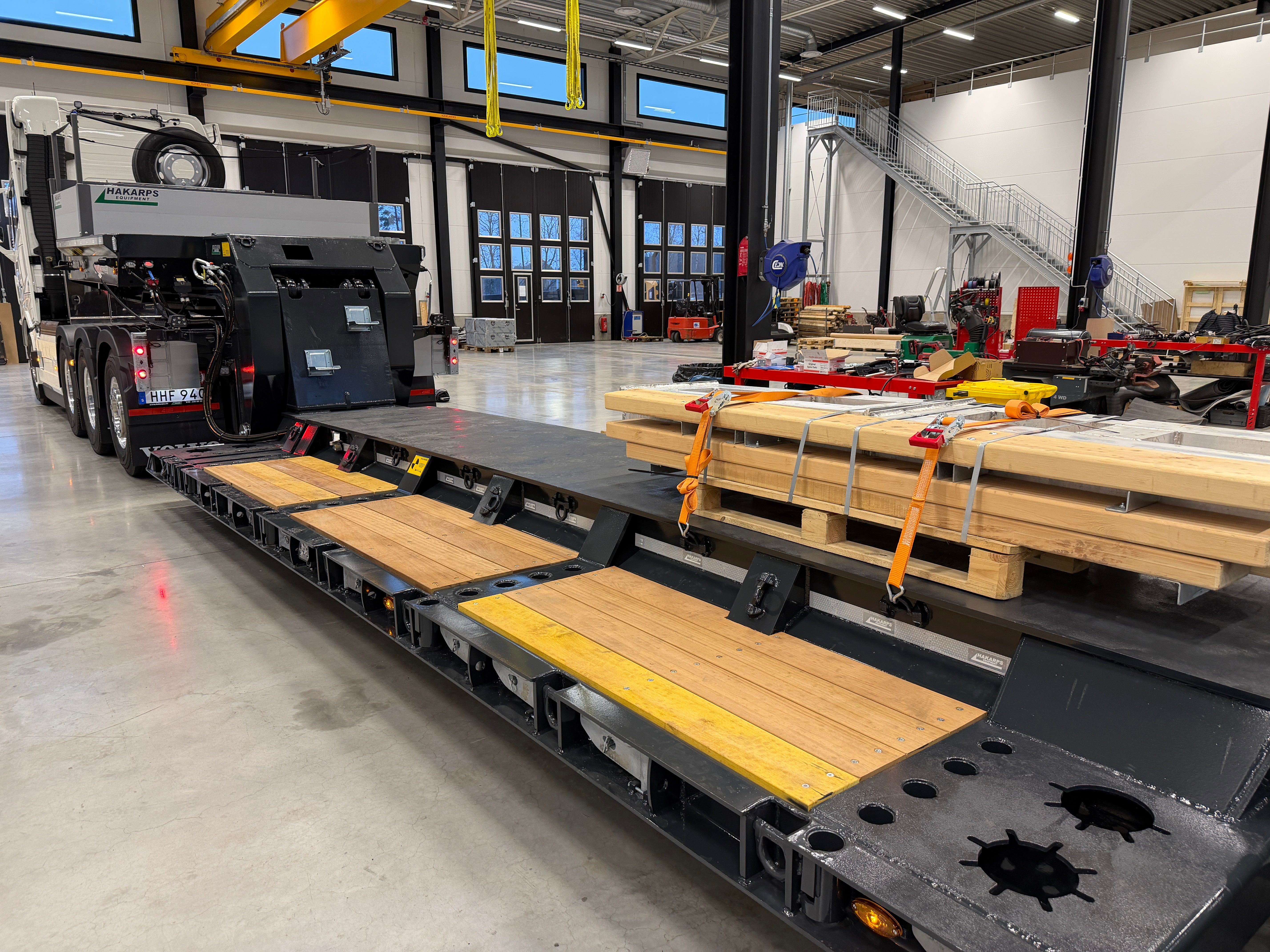 4 axlad ROJO maskintrailer avbröstningsbar svanhals med trumbon