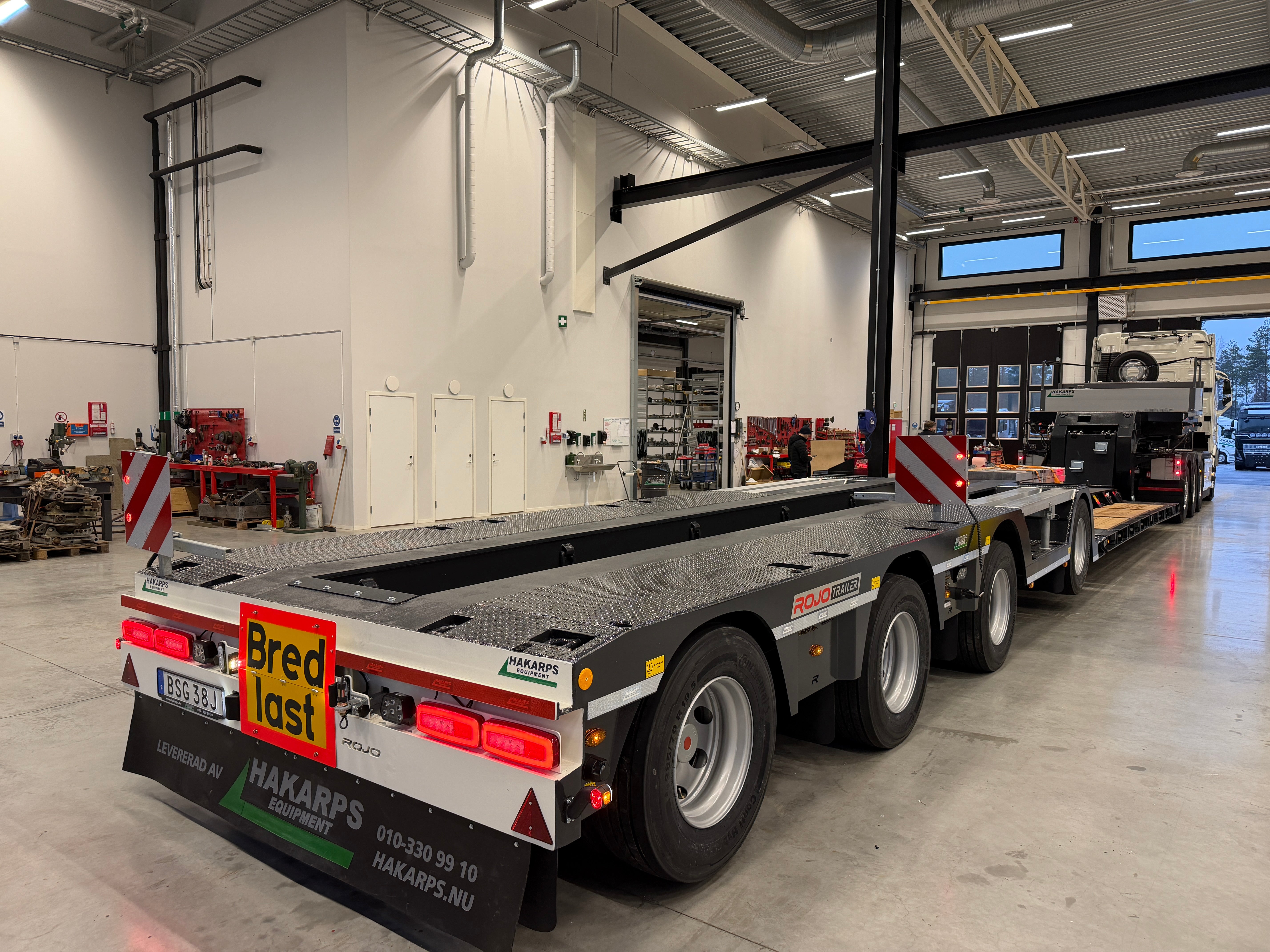 4 axlad ROJO maskintrailer avbröstningsbar svanhals med trumbon