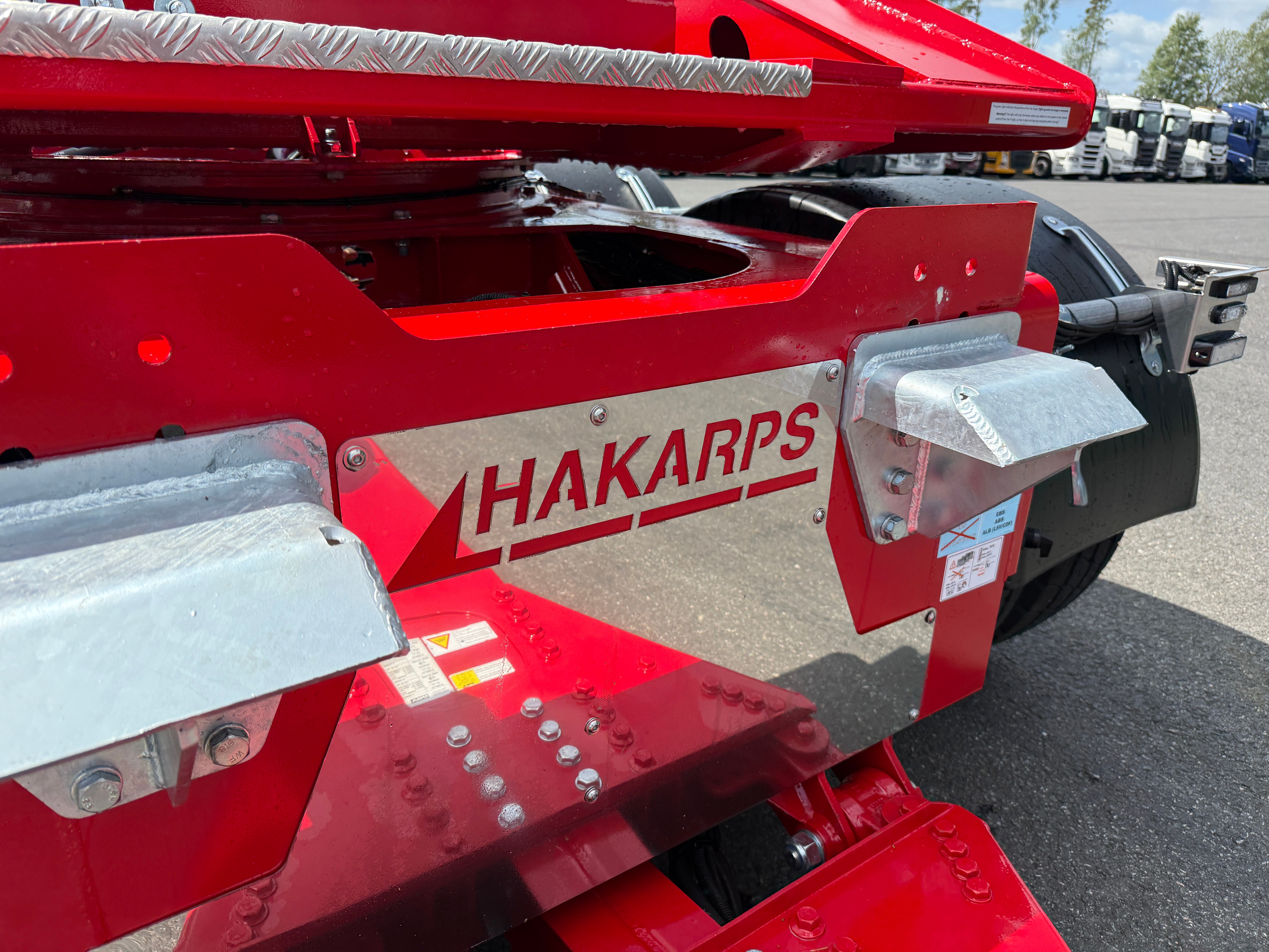 38 tons lastväxlarvagn med tipp, skjutbar boggie och flak