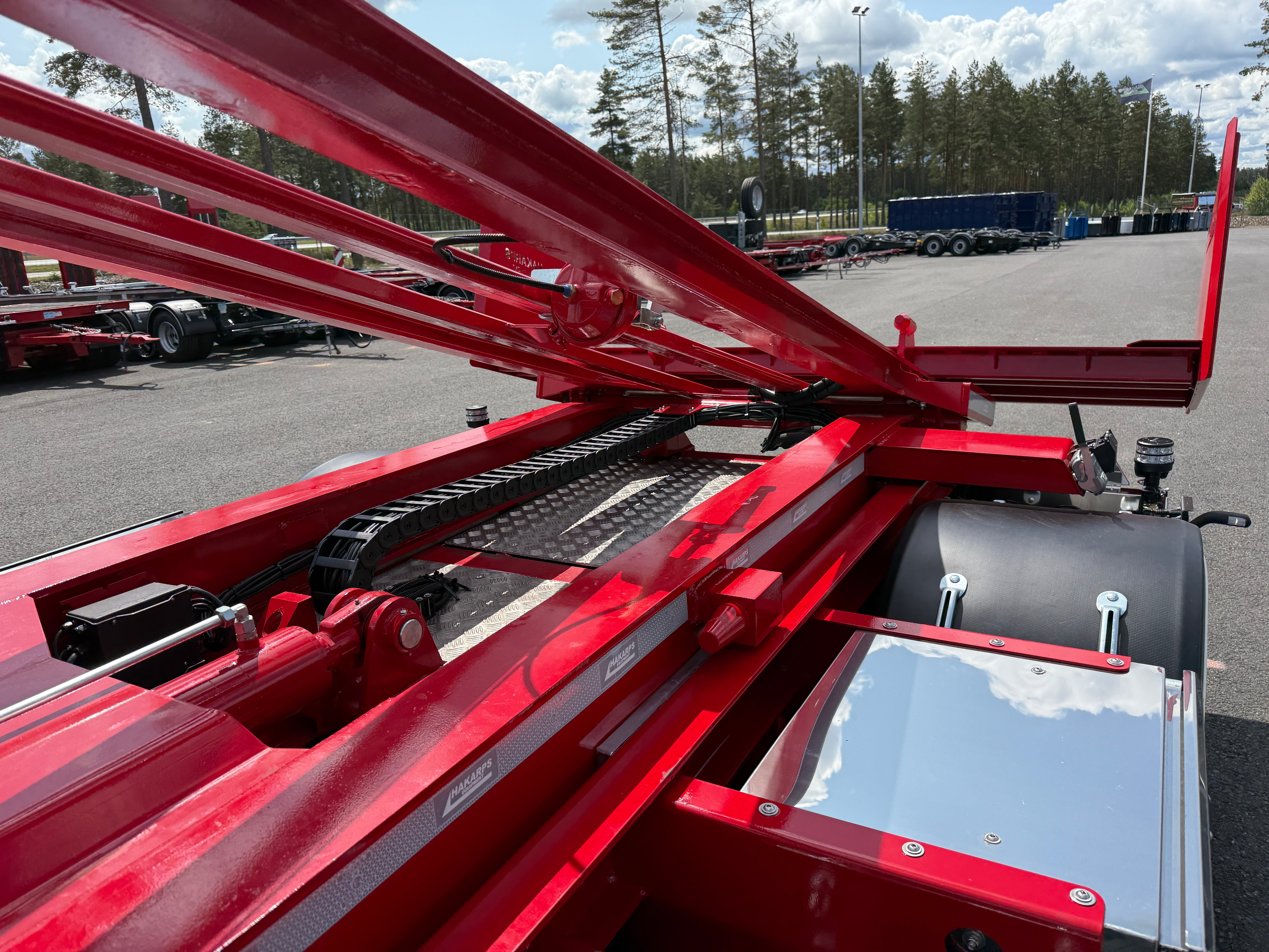 38 tons lastväxlarvagn med tipp, skjutbar boggie och flak
