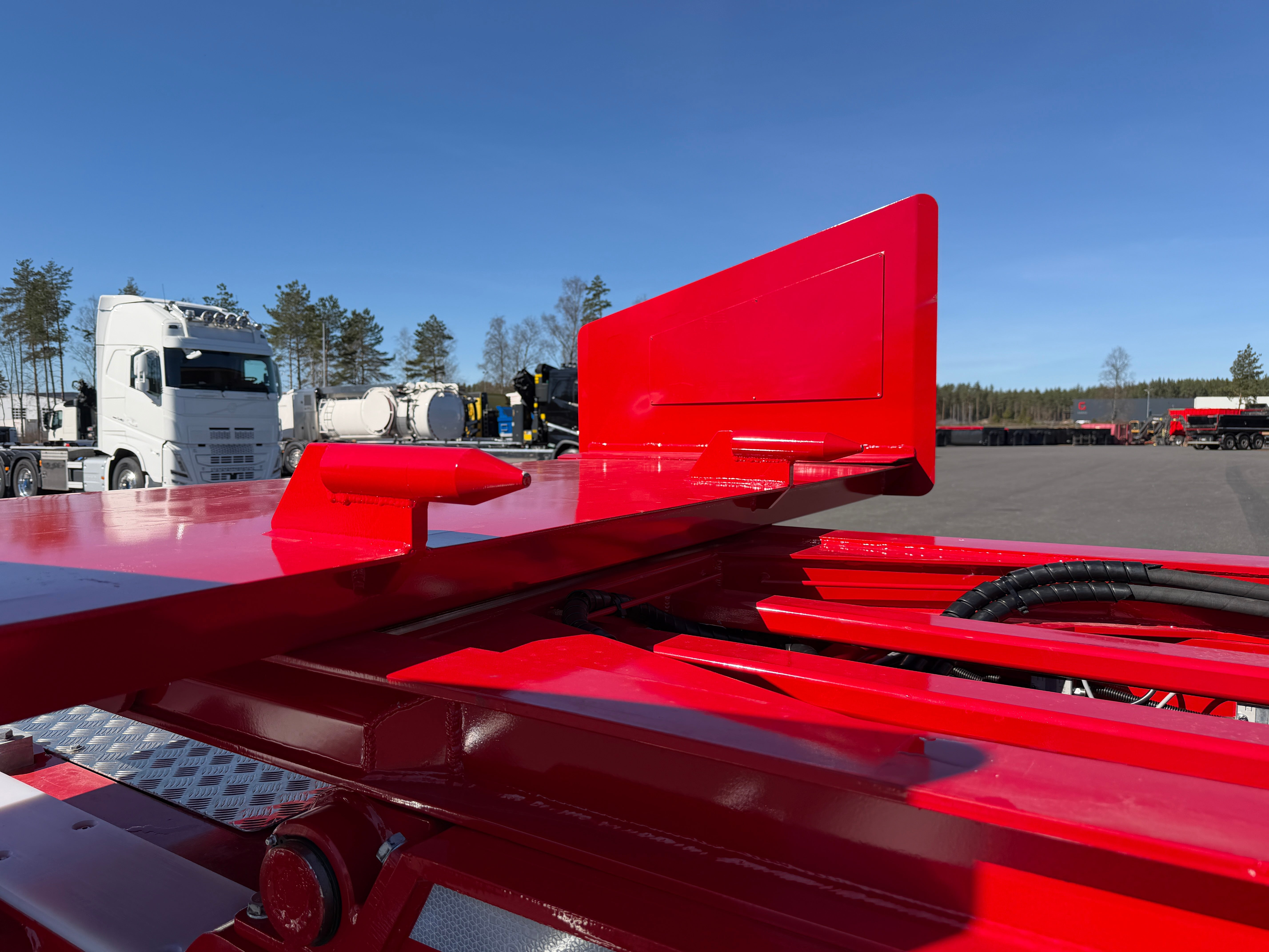 5 axlad 42 tons lastväxlarvagn med tipp, skjutbar boggie och flak