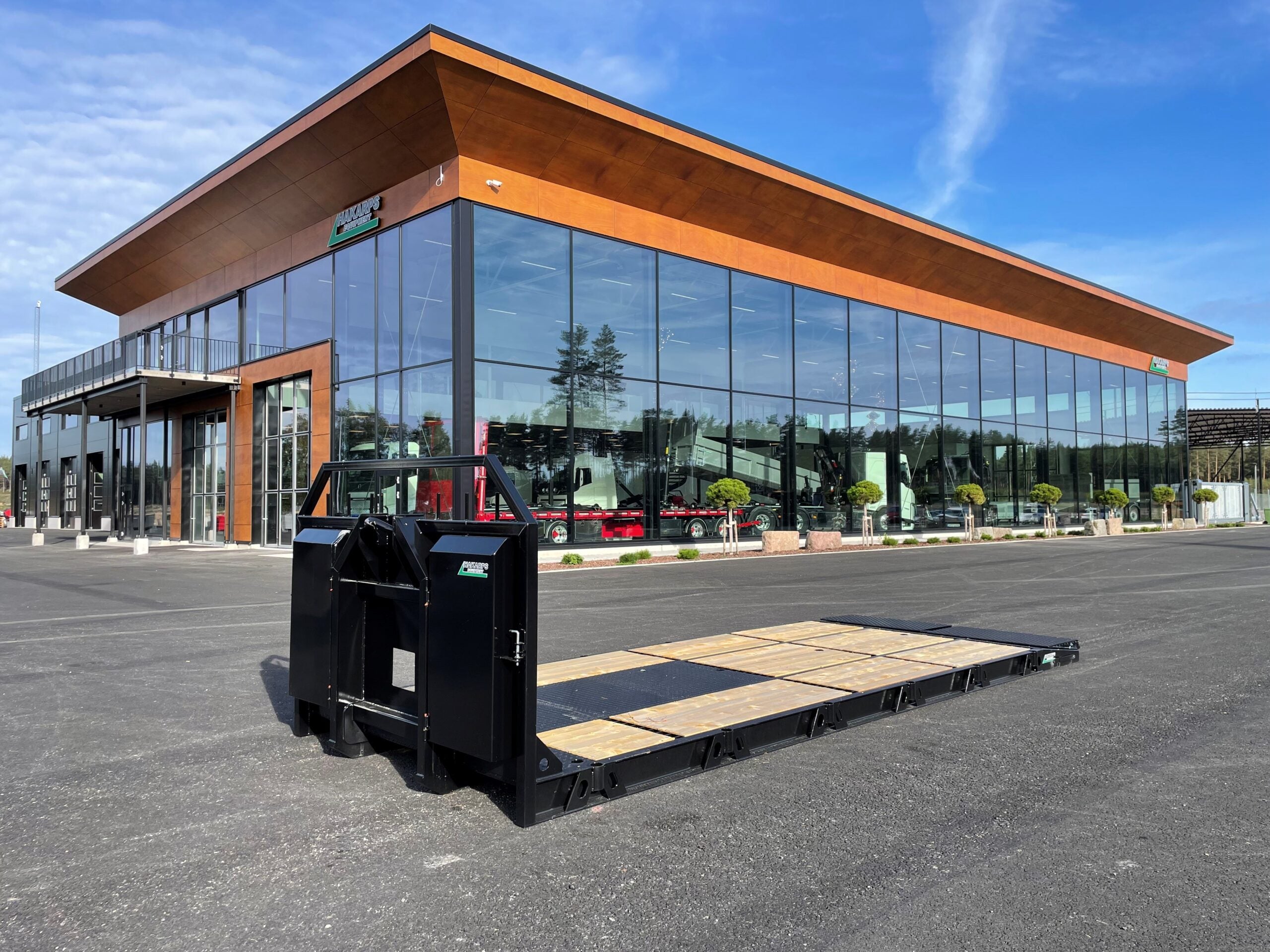 Maskinflak med stegar och sandwich ramp