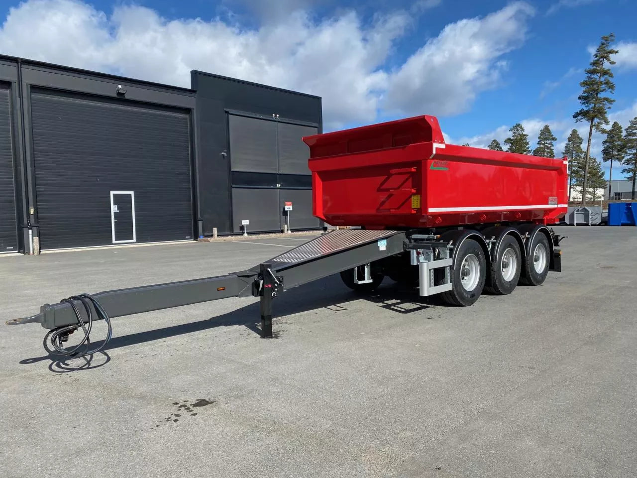 24 tons dumperkärra med lång dragstång