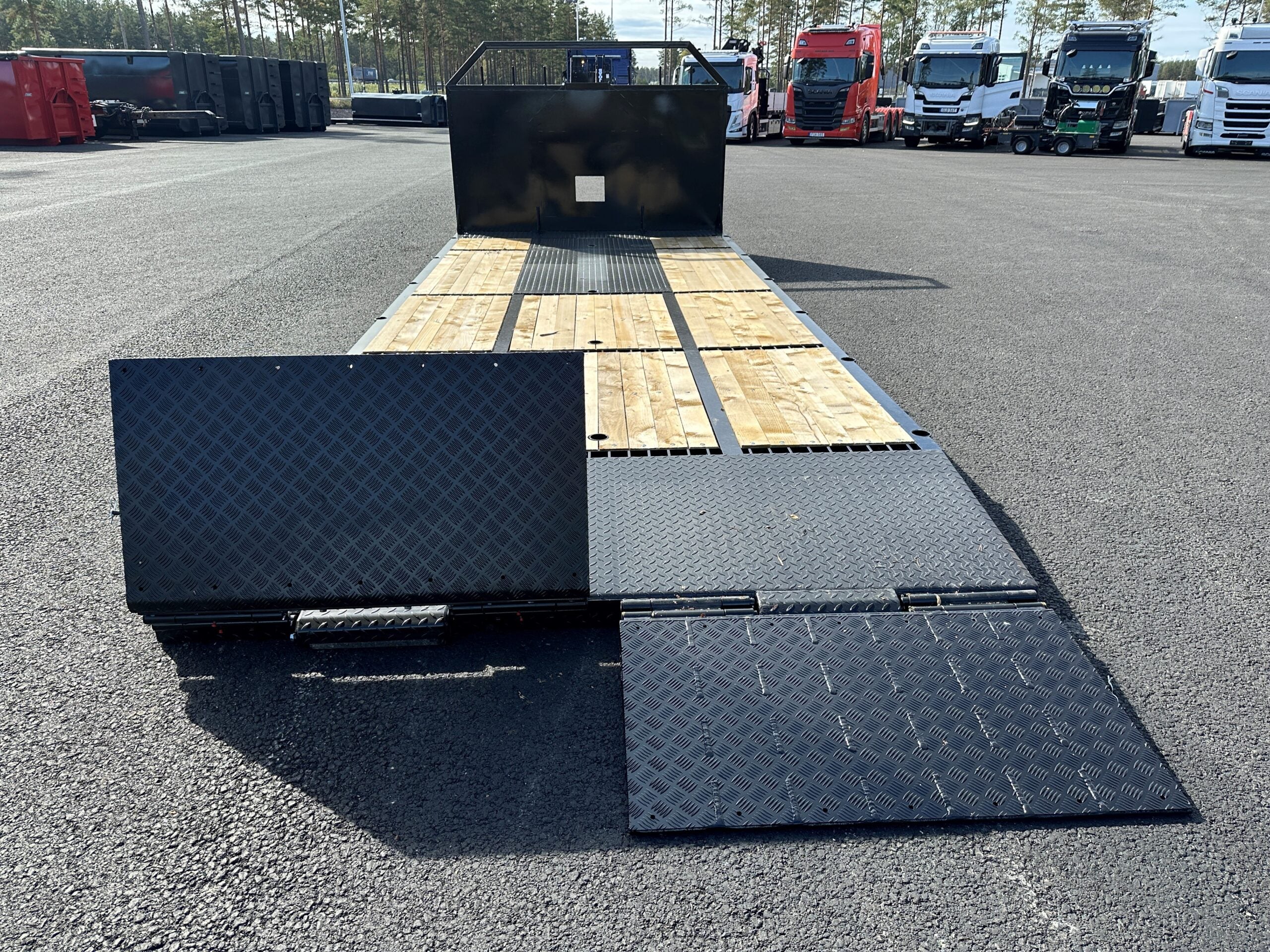 Maskinflak med stegar och sandwich ramp