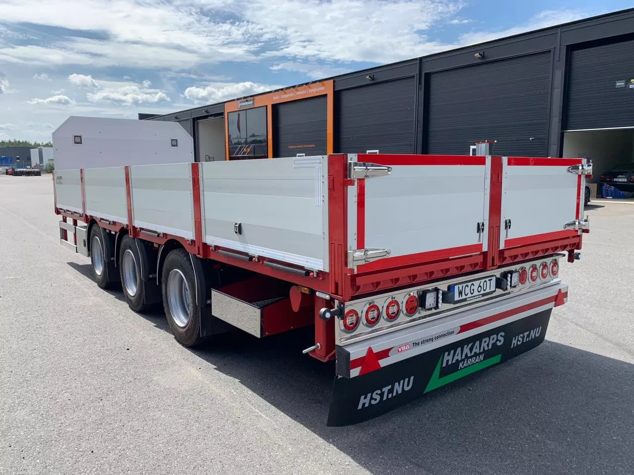 3 axlad 24 tons axlad flakkärra