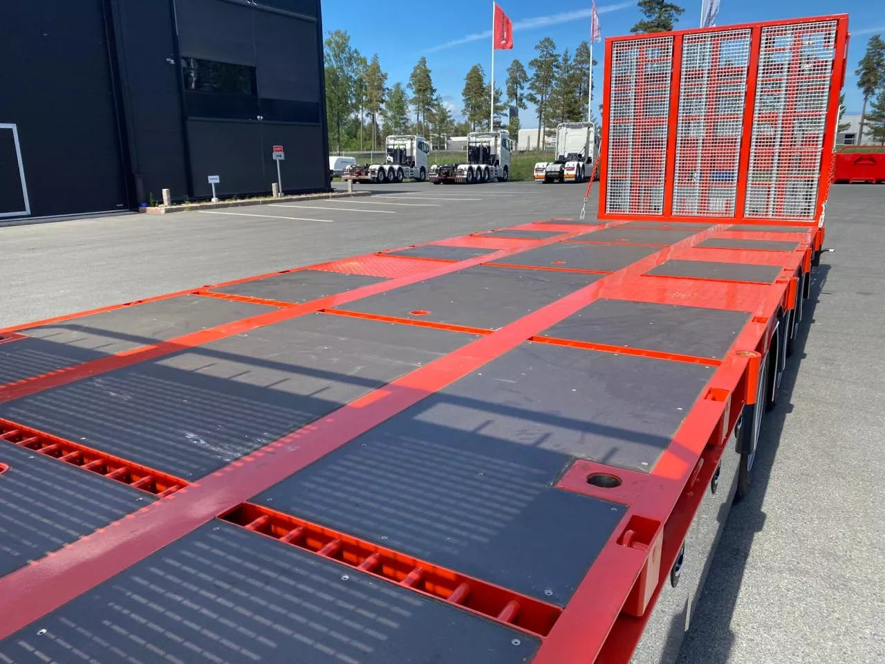 3 axlad 24 tons maskintransport kärra