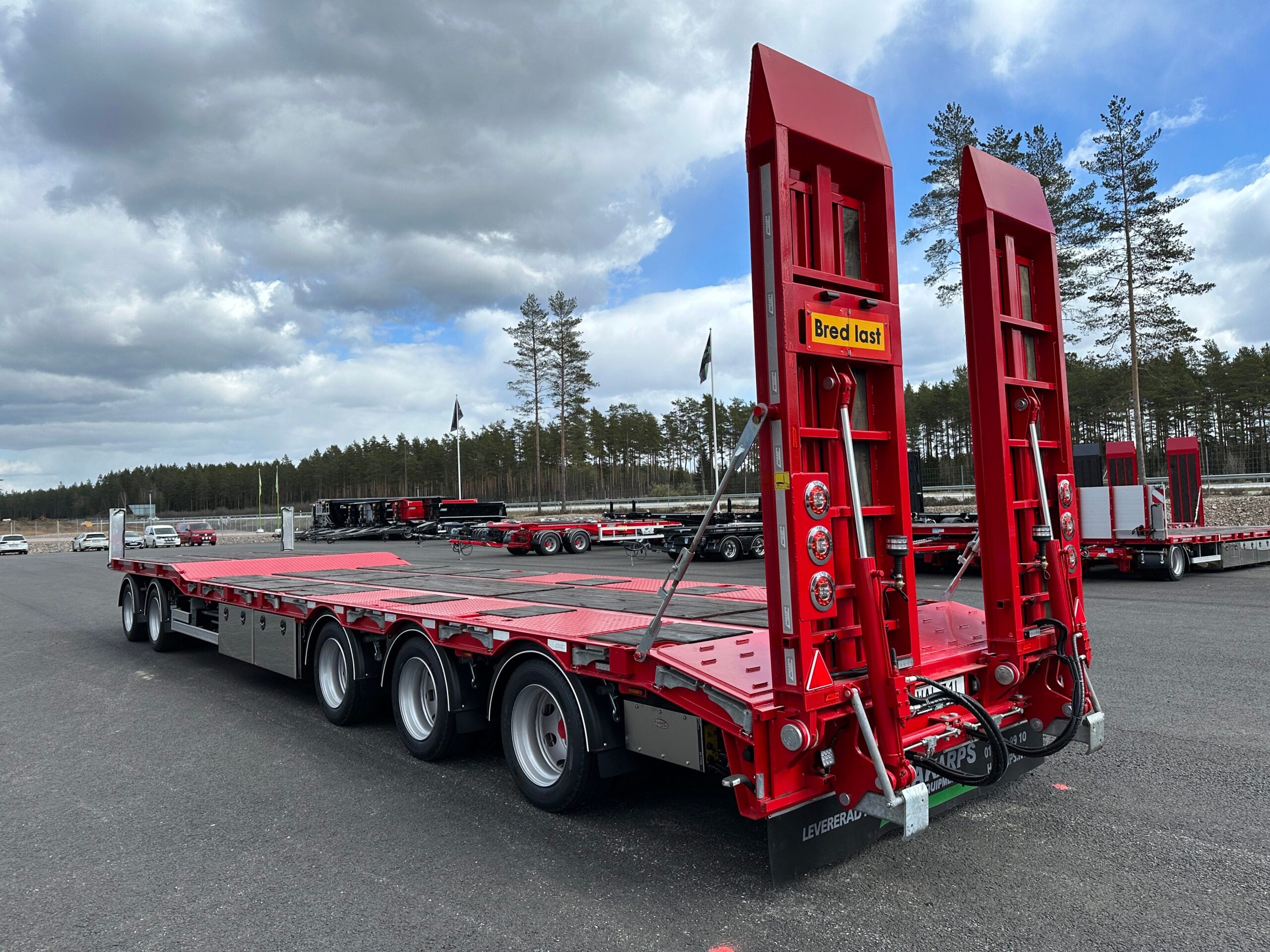 5 axlad 42 tons maskinvagn 2 ramper