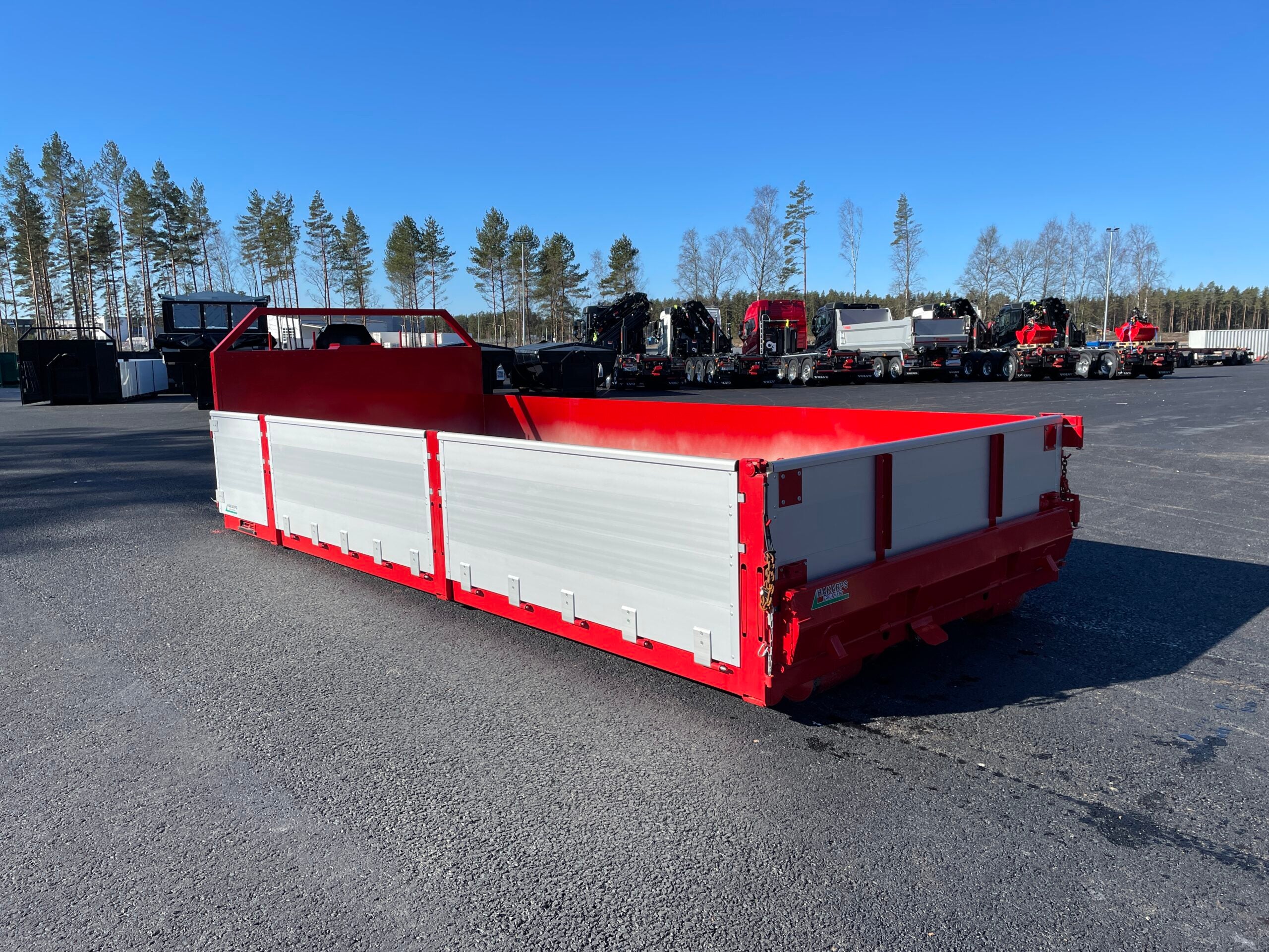 Schaktflak med öppningsbar vänster sida