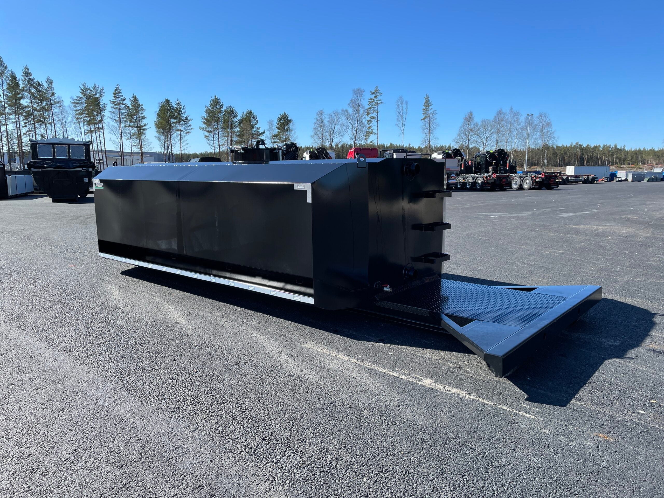12,5m3 vattentank i Rostfritt på lastväxlarram
