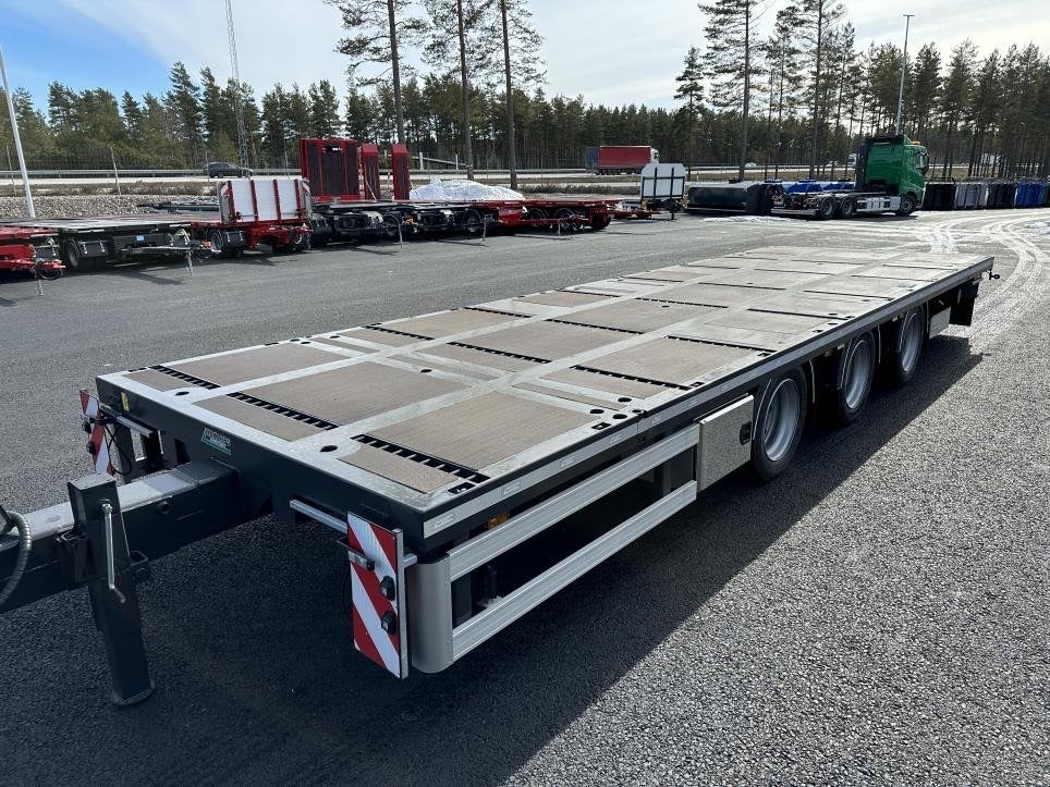 3 axlad 24 tons bodkärra 880mm lasthöjd