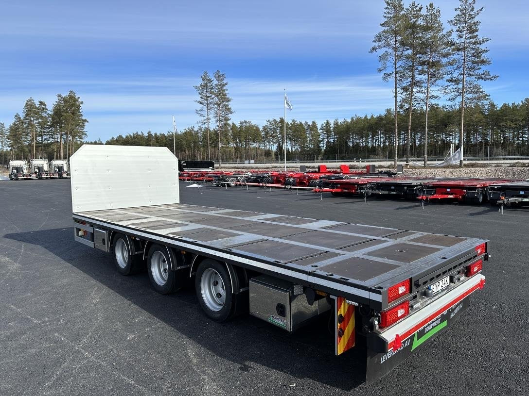 3 axlad 24 tons bodkärra 930mm lasthöjd