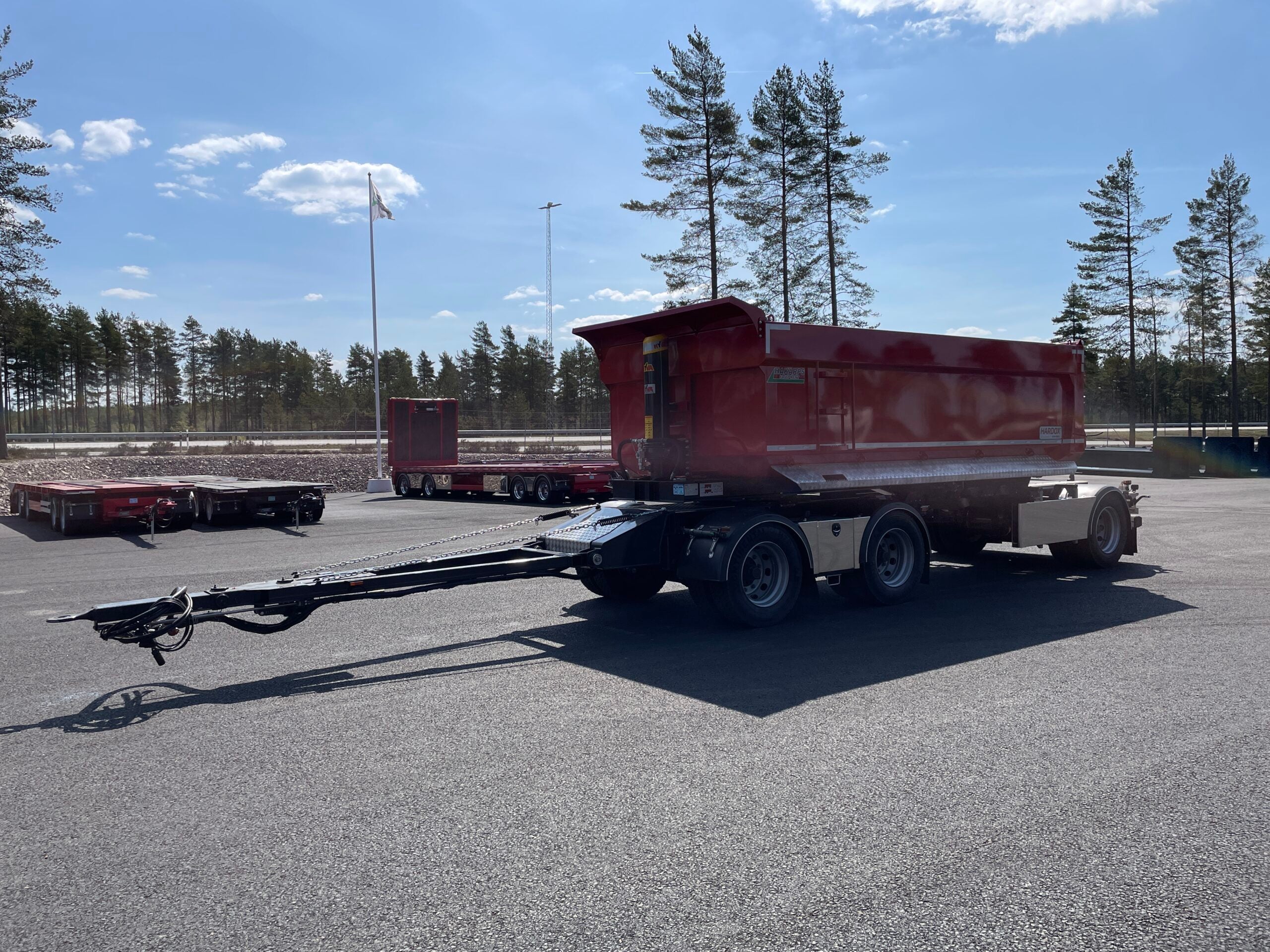 30 tons dumperkärra med låsbar vändkrans och skjutbar axel
