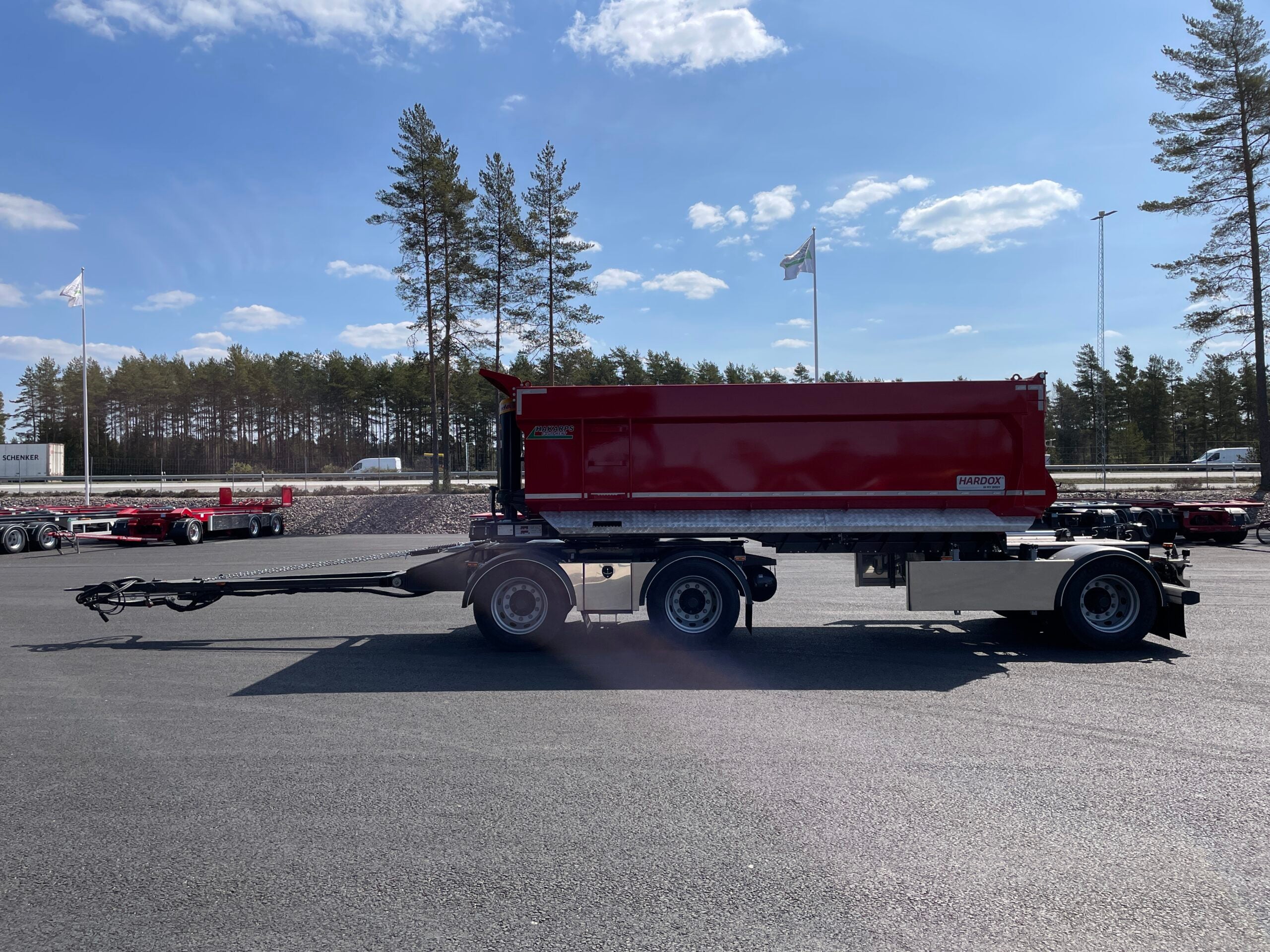 30 tons dumperkärra med låsbar vändkrans och skjutbar axel