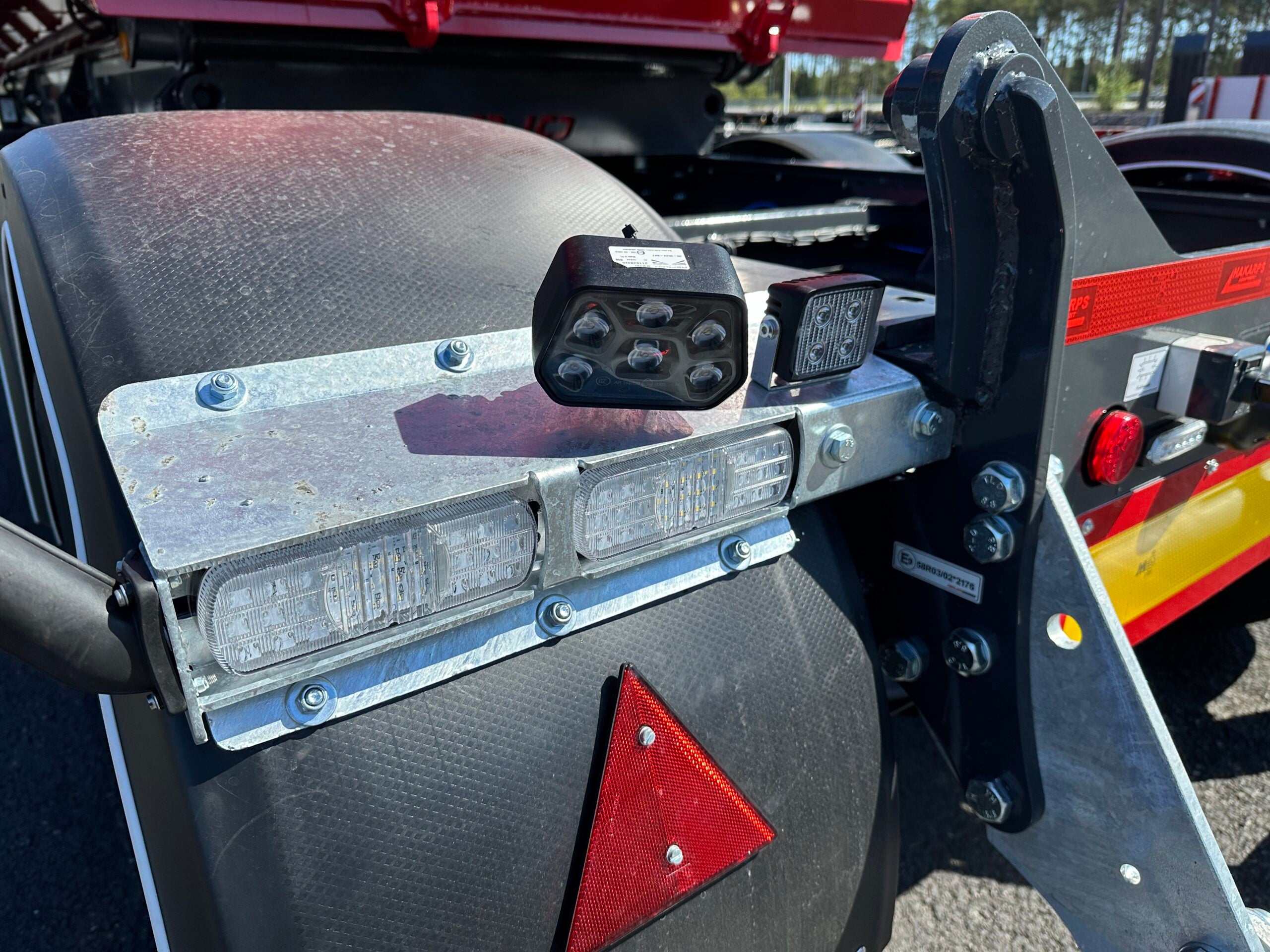 ROJO - Tipptrailer med skjutbar trippel