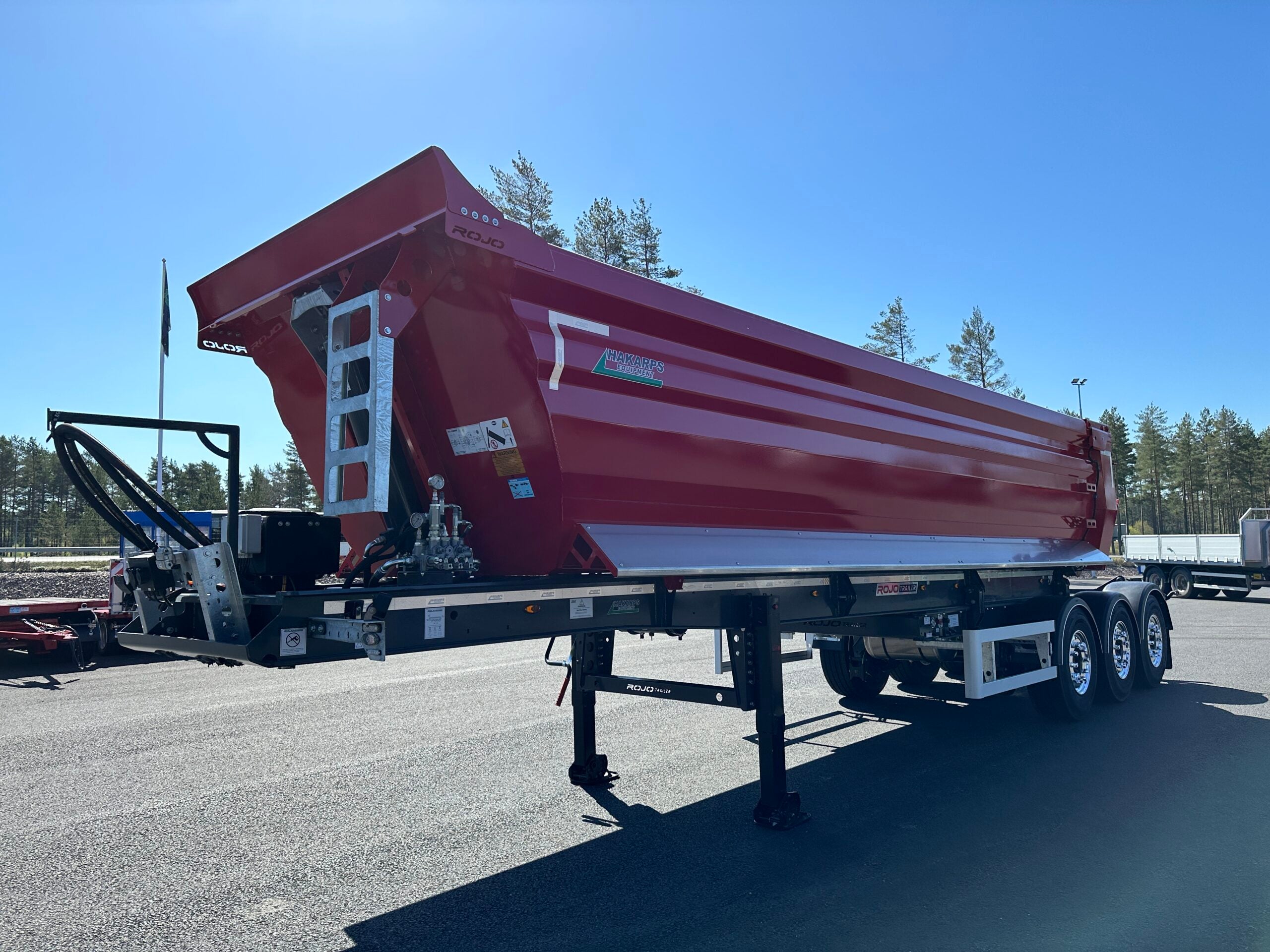 ROJO - Tipptrailer med skjutbar trippel