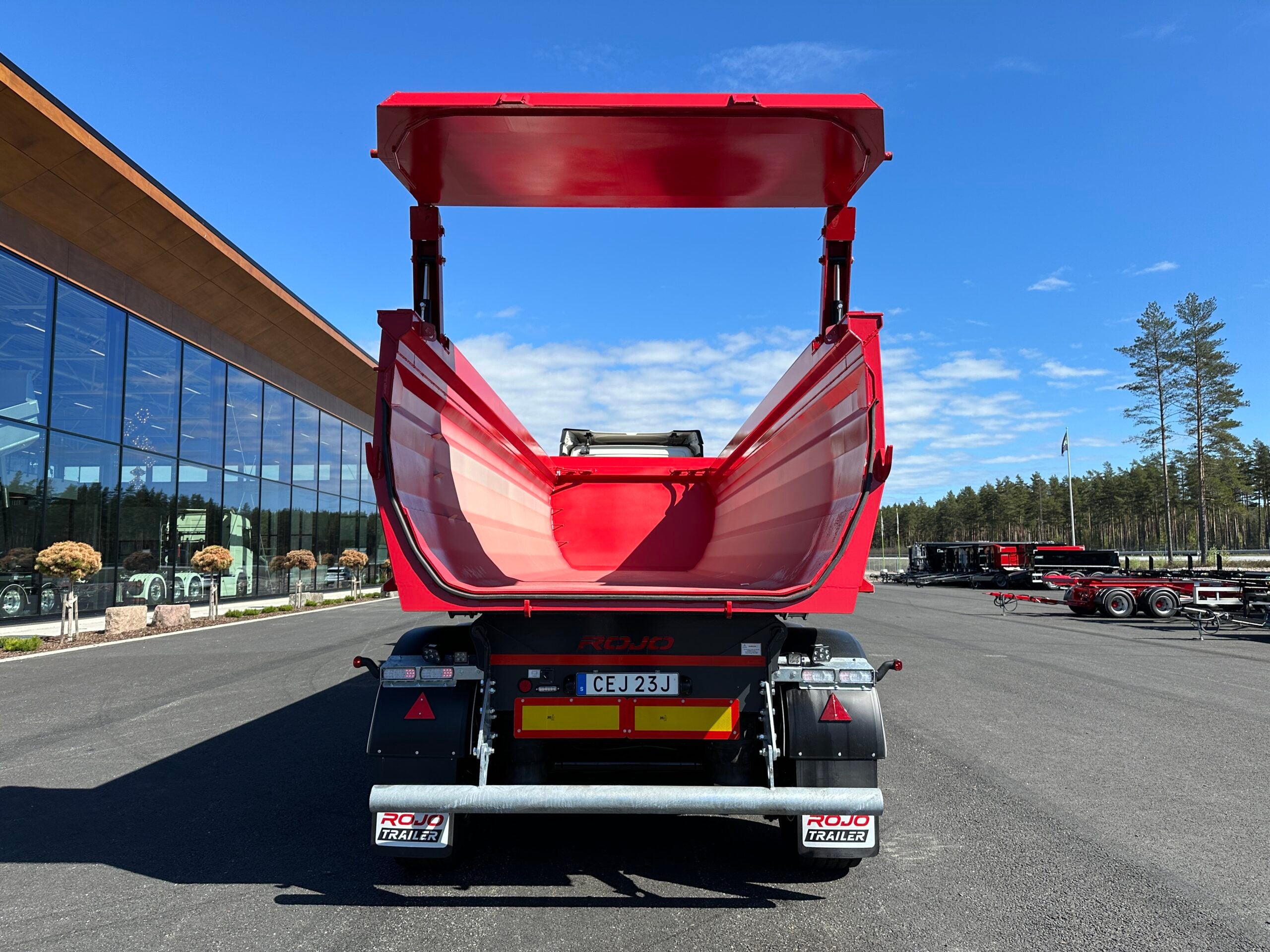 ROJO - Tipptrailer med skjutbar trippel
