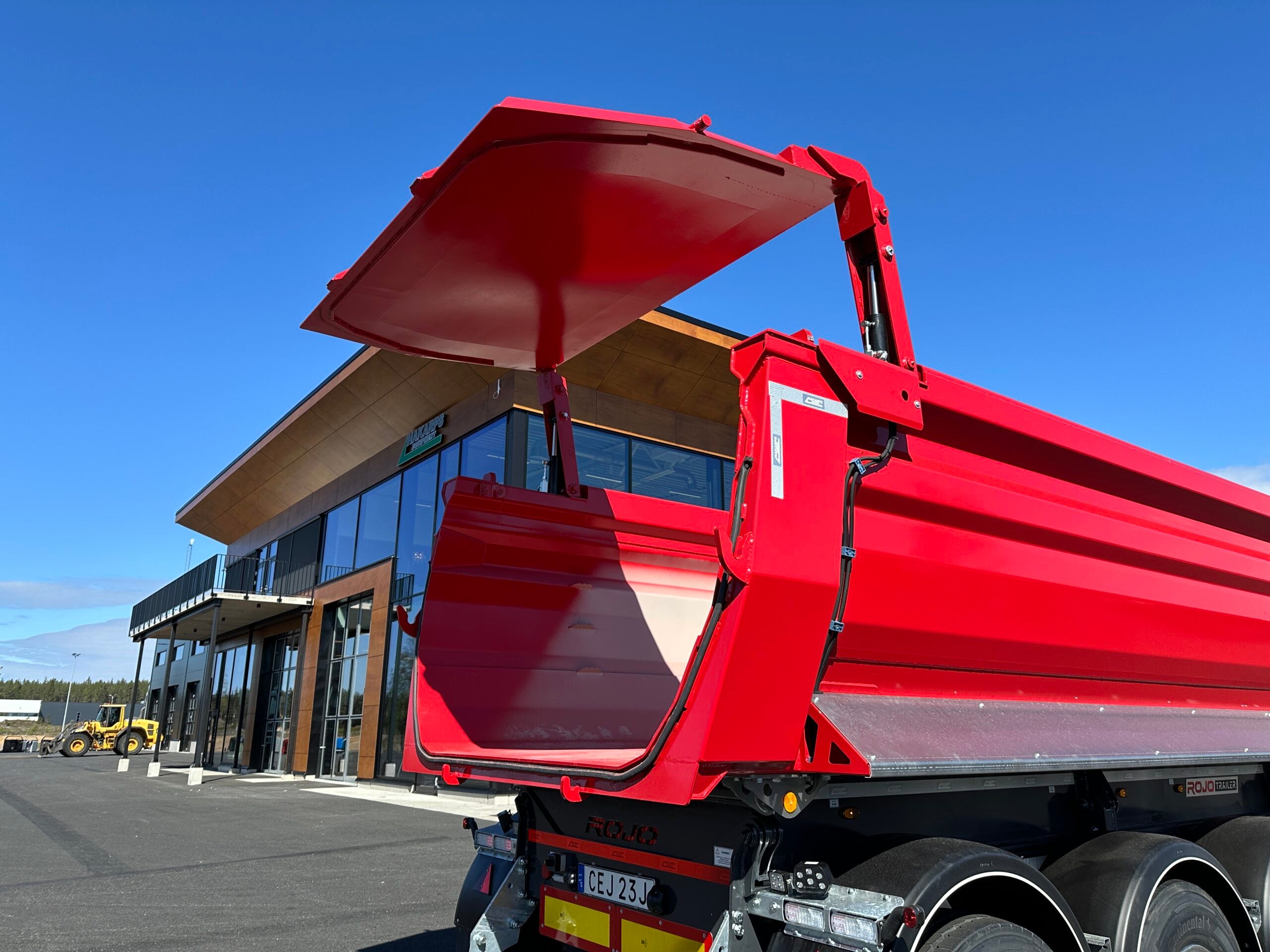 ROJO - Tipptrailer med skjutbar trippel
