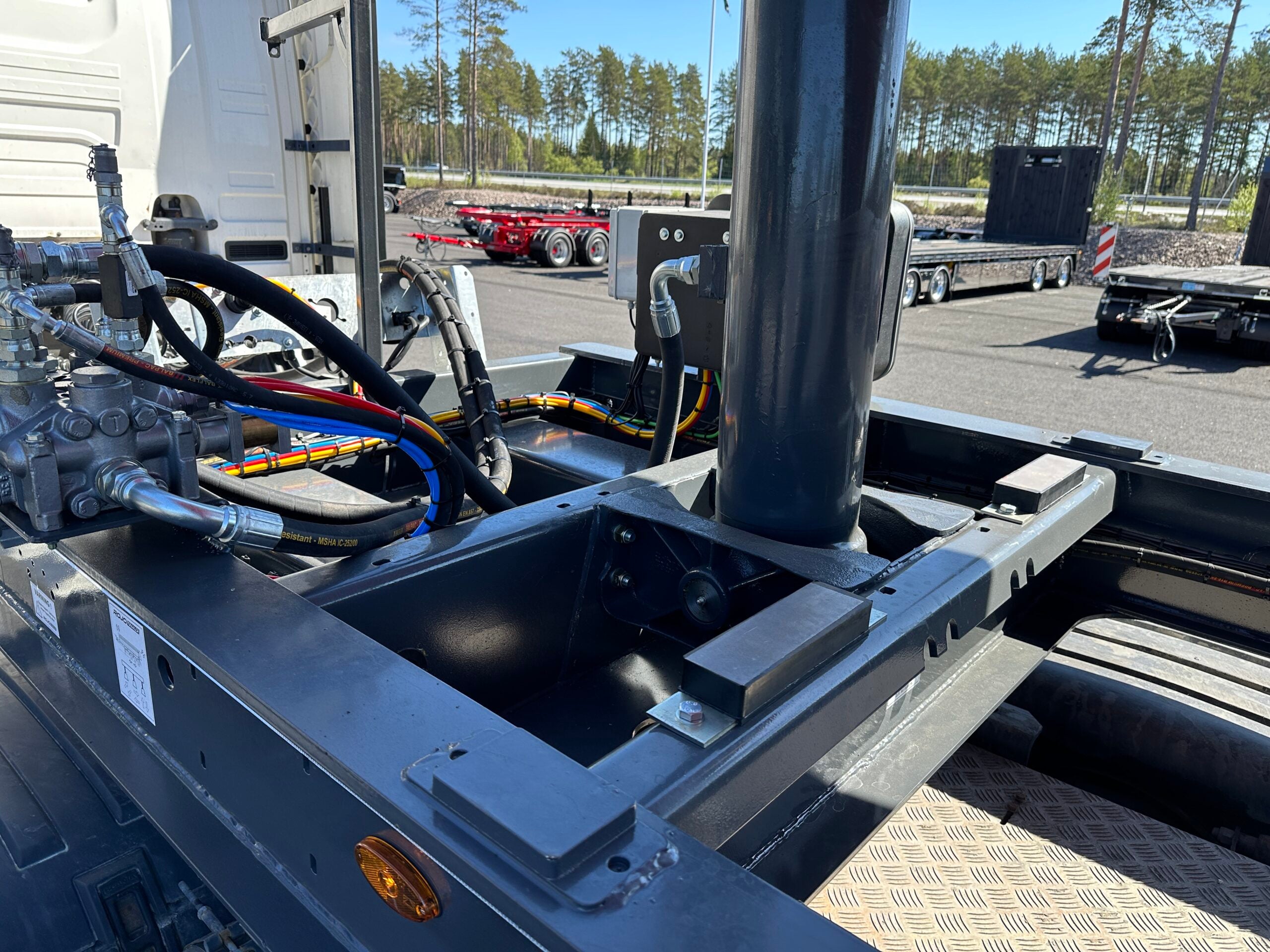 ROJO - Tipptrailer med skjutbar trippel