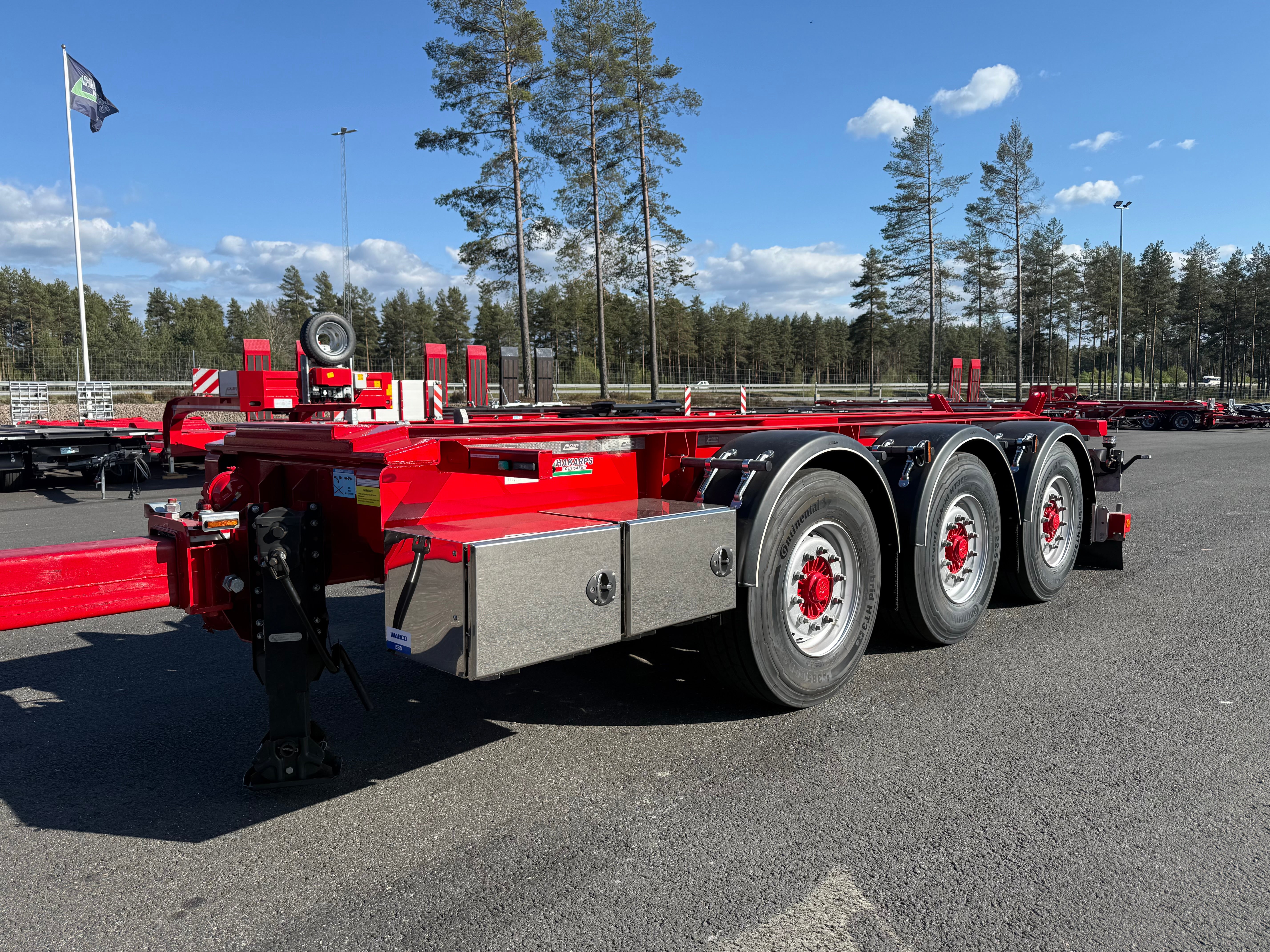 3 axlad 24 tons lastväxlarkärra singelhjul och tipp