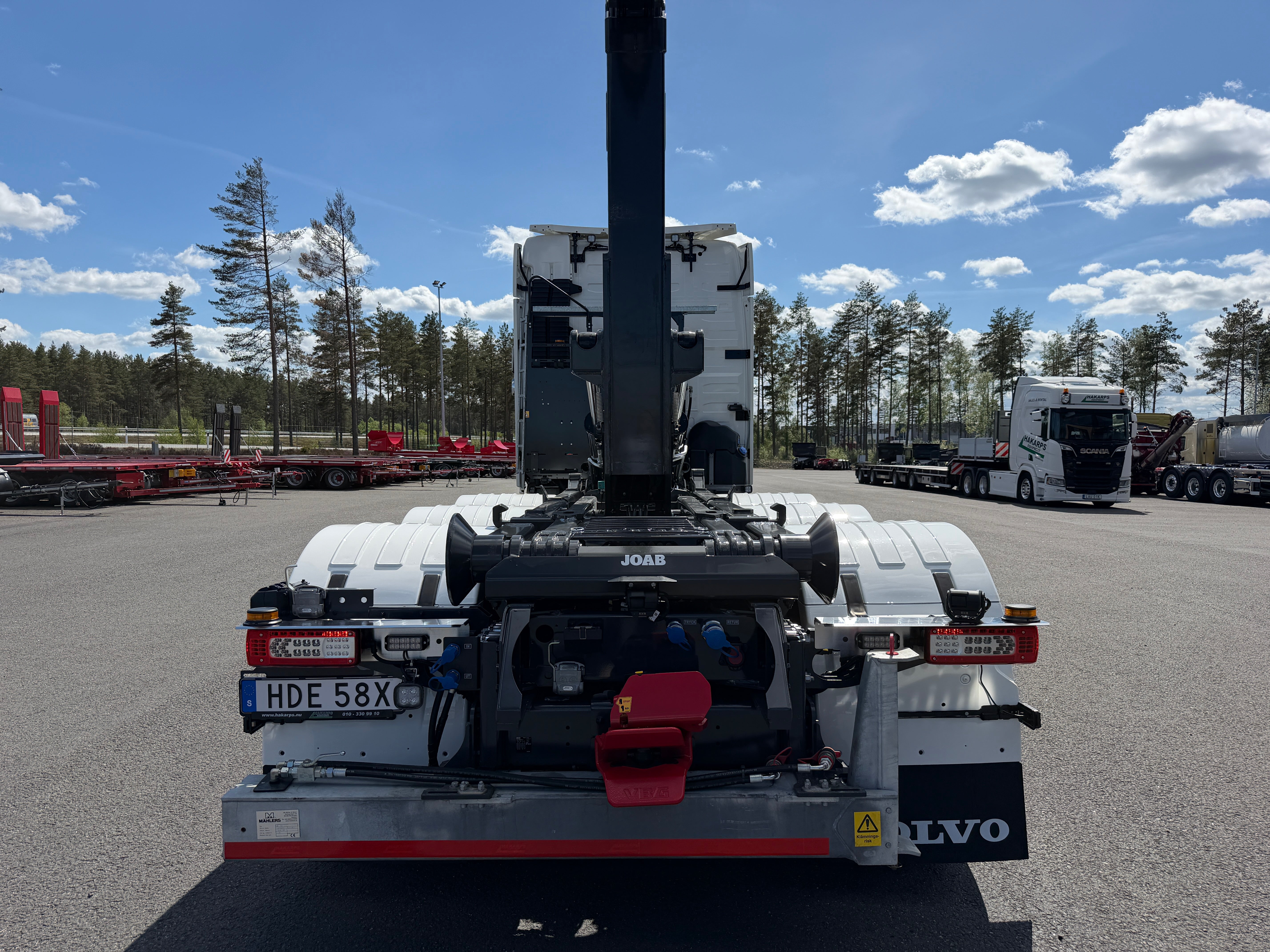 Volvo FH540 Tridem lastväxlare fullt plogutrustad JOAB 27 tons